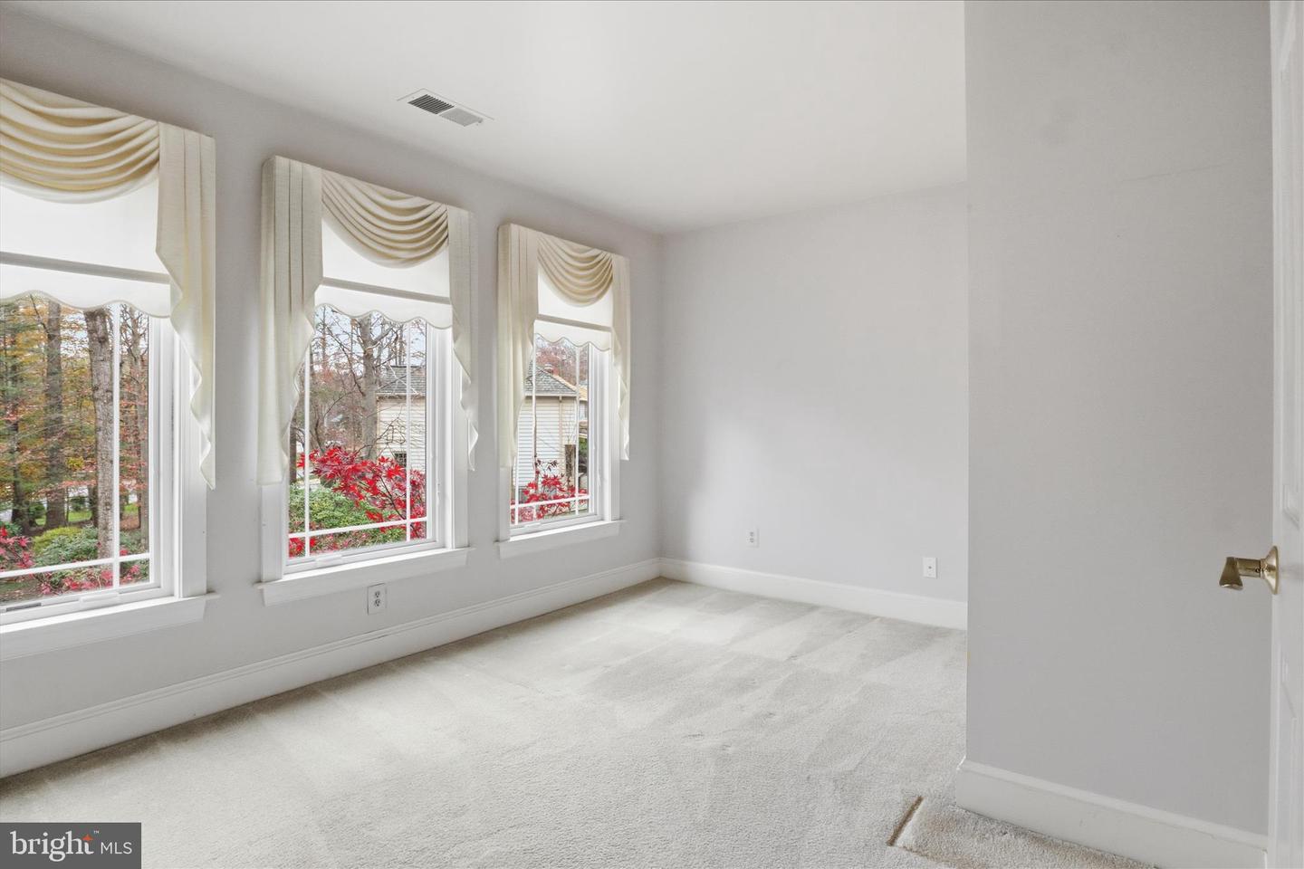 6809 SPOUT LN, FAIRFAX STATION, Virginia 22039, 4 Bedrooms Bedrooms, ,3 BathroomsBathrooms,Residential,For sale,6809 SPOUT LN,VAFX2278126 MLS # VAFX2278126 6809 SPOUT LN, FAIRFAX STATION, Virginia 22039, 4 Bedrooms Bedrooms, ,3 BathroomsBathrooms,Residential,For sale,6809 SPOUT LN,VAFX2278126 MLS # VAFX2278126