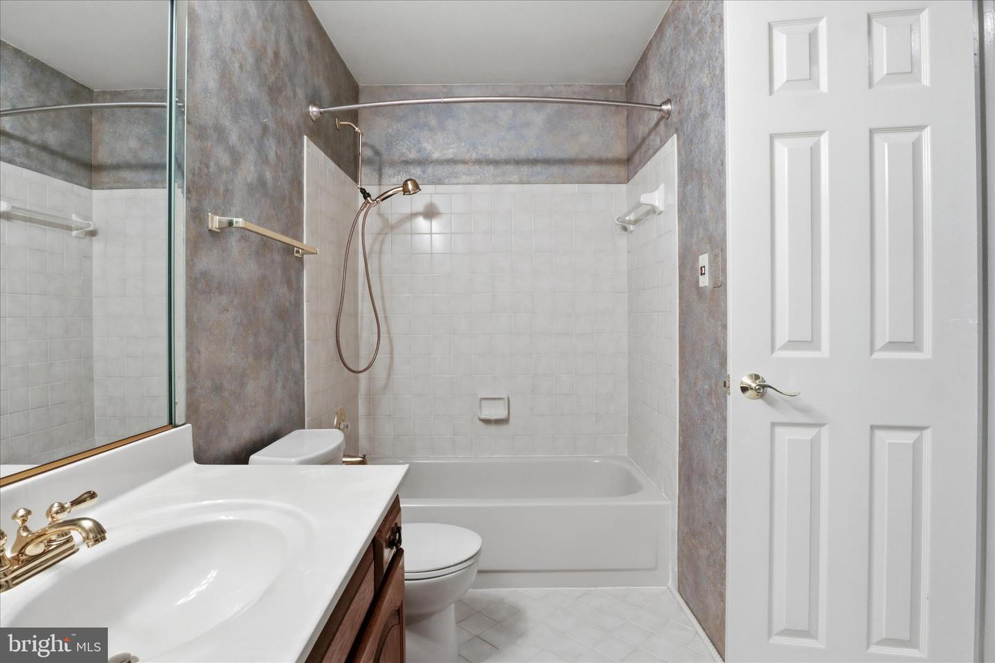 6809 SPOUT LN, FAIRFAX STATION, Virginia 22039, 4 Bedrooms Bedrooms, ,3 BathroomsBathrooms,Residential,For sale,6809 SPOUT LN,VAFX2278126 MLS # VAFX2278126 6809 SPOUT LN, FAIRFAX STATION, Virginia 22039, 4 Bedrooms Bedrooms, ,3 BathroomsBathrooms,Residential,For sale,6809 SPOUT LN,VAFX2278126 MLS # VAFX2278126