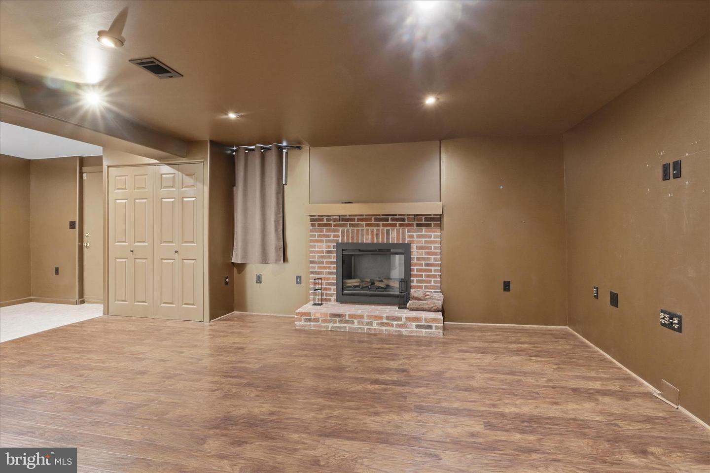 6809 SPOUT LN, FAIRFAX STATION, Virginia 22039, 4 Bedrooms Bedrooms, ,3 BathroomsBathrooms,Residential,For sale,6809 SPOUT LN,VAFX2278126 MLS # VAFX2278126 6809 SPOUT LN, FAIRFAX STATION, Virginia 22039, 4 Bedrooms Bedrooms, ,3 BathroomsBathrooms,Residential,For sale,6809 SPOUT LN,VAFX2278126 MLS # VAFX2278126