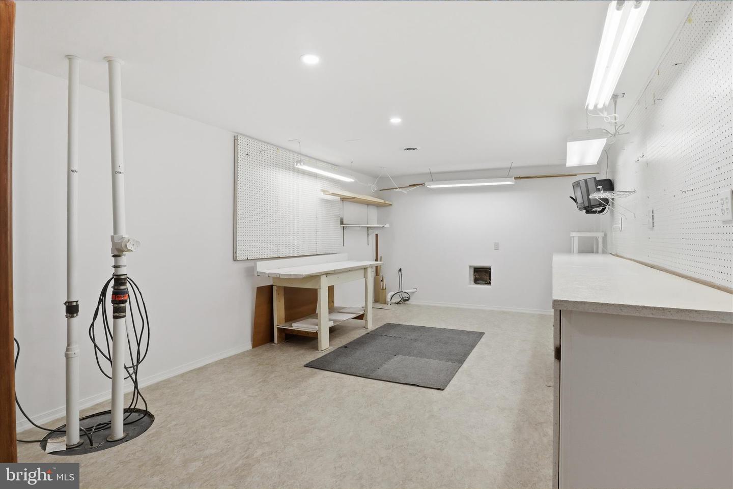 6809 SPOUT LN, FAIRFAX STATION, Virginia 22039, 4 Bedrooms Bedrooms, ,3 BathroomsBathrooms,Residential,For sale,6809 SPOUT LN,VAFX2278126 MLS # VAFX2278126 6809 SPOUT LN, FAIRFAX STATION, Virginia 22039, 4 Bedrooms Bedrooms, ,3 BathroomsBathrooms,Residential,For sale,6809 SPOUT LN,VAFX2278126 MLS # VAFX2278126