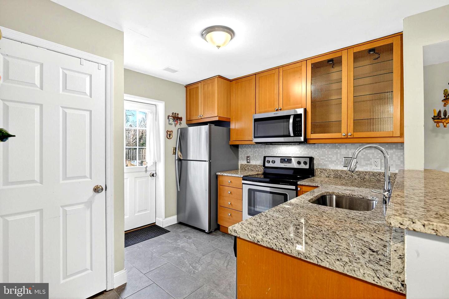 1407 E ABINGDON DR #1, ALEXANDRIA, Virginia 22314, 1 Bedroom Bedrooms, 5 Rooms Rooms,1 BathroomBathrooms,Residential,For sale,1407 E ABINGDON DR #1,VAAX2051590 MLS # VAAX2051590