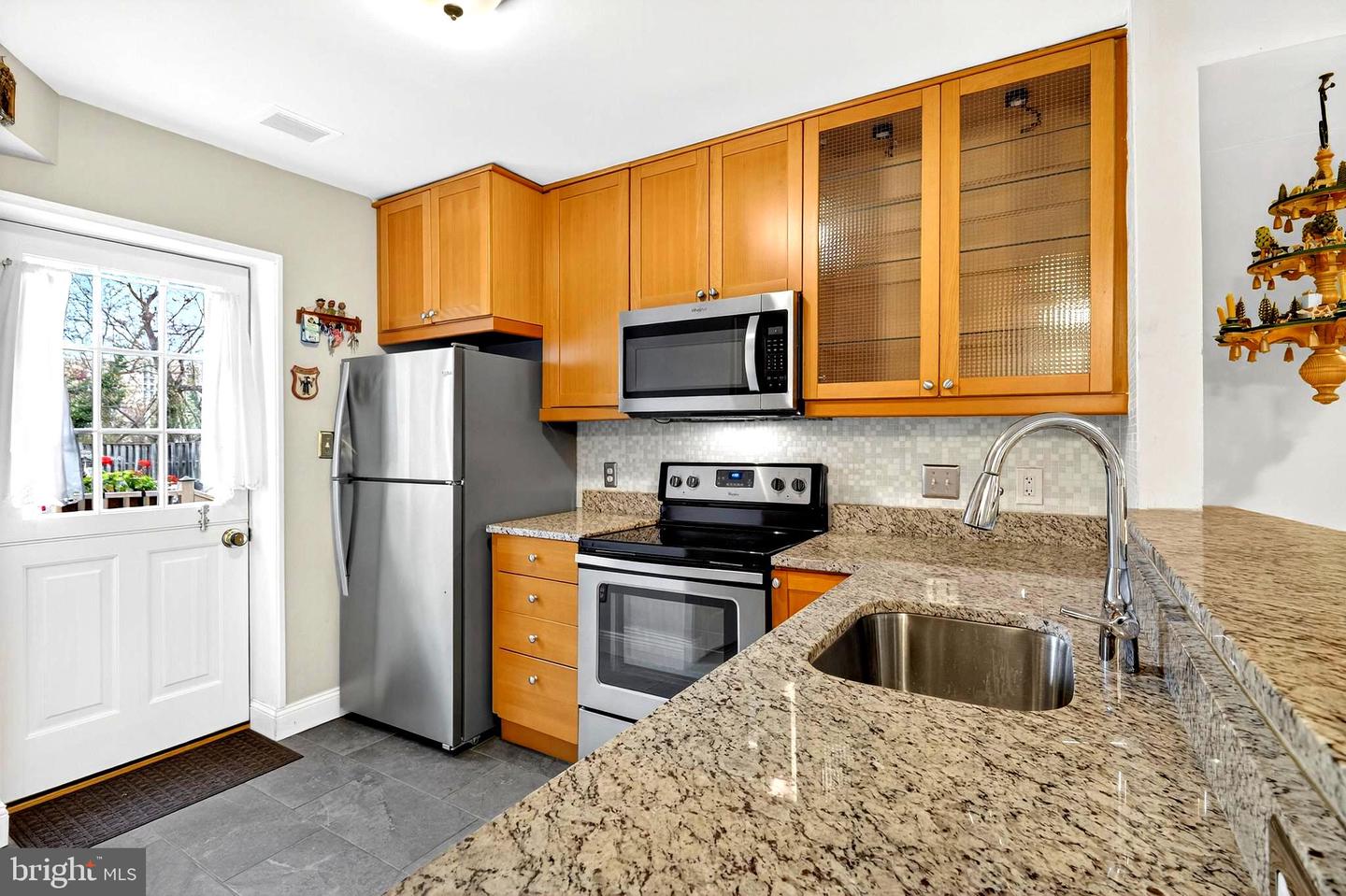 1407 E ABINGDON DR #1, ALEXANDRIA, Virginia 22314, 1 Bedroom Bedrooms, 5 Rooms Rooms,1 BathroomBathrooms,Residential,For sale,1407 E ABINGDON DR #1,VAAX2051590 MLS # VAAX2051590