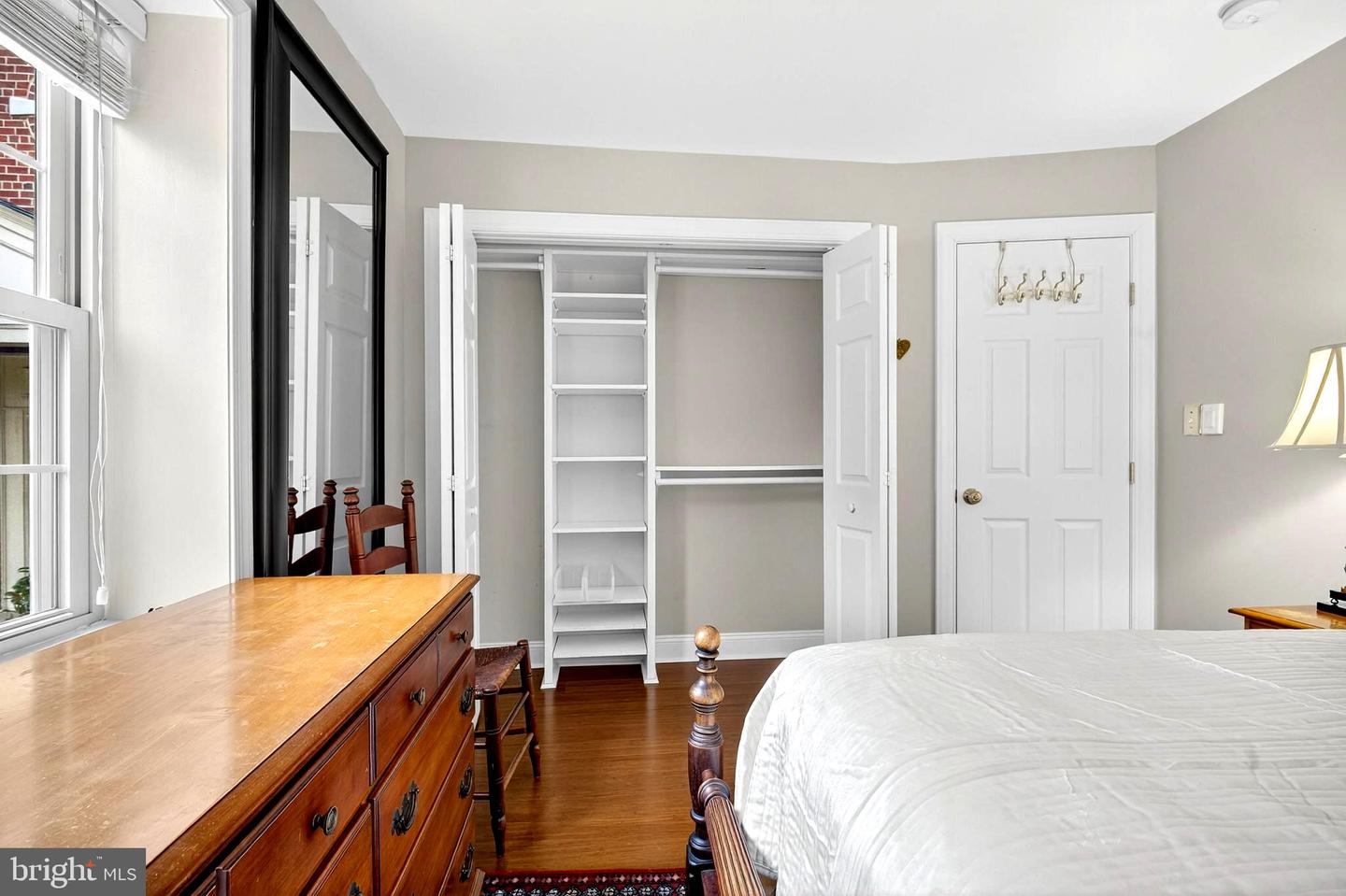 1407 E ABINGDON DR #1, ALEXANDRIA, Virginia 22314, 1 Bedroom Bedrooms, 5 Rooms Rooms,1 BathroomBathrooms,Residential,For sale,1407 E ABINGDON DR #1,VAAX2051590 MLS # VAAX2051590