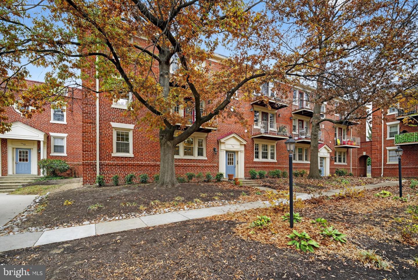 1407 E ABINGDON DR #1, ALEXANDRIA, Virginia 22314, 1 Bedroom Bedrooms, 5 Rooms Rooms,1 BathroomBathrooms,Residential,For sale,1407 E ABINGDON DR #1,VAAX2051590 MLS # VAAX2051590