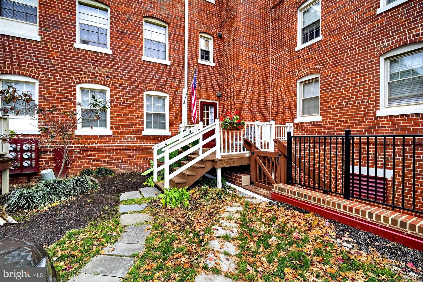 1407 E ABINGDON DR #1, ALEXANDRIA, Virginia 22314, 1 Bedroom Bedrooms, 5 Rooms Rooms,1 BathroomBathrooms,Residential,For sale,1407 E ABINGDON DR #1,VAAX2051590 MLS # VAAX2051590