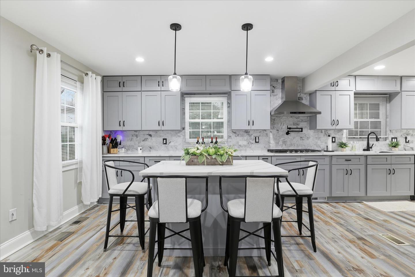 4403 MOYLAN LN, FAIRFAX, Virginia 22033, 4 Bedrooms Bedrooms, ,2 BathroomsBathrooms,Residential,For sale,4403 MOYLAN LN,VAFX2278316 MLS # VAFX2278316