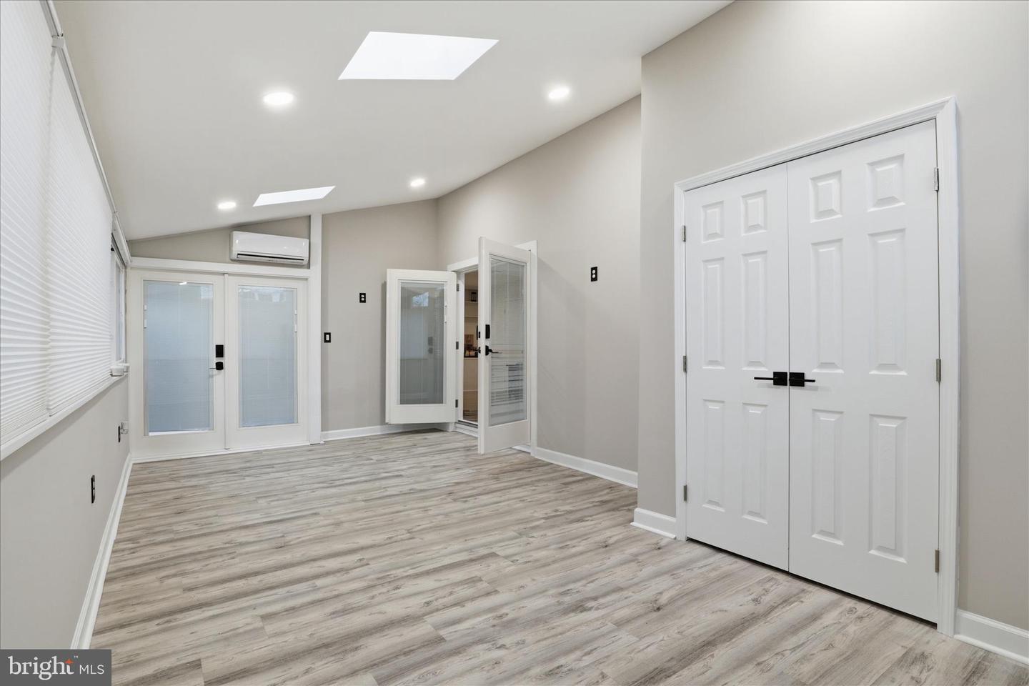 4403 MOYLAN LN, FAIRFAX, Virginia 22033, 4 Bedrooms Bedrooms, ,2 BathroomsBathrooms,Residential,For sale,4403 MOYLAN LN,VAFX2278316 MLS # VAFX2278316