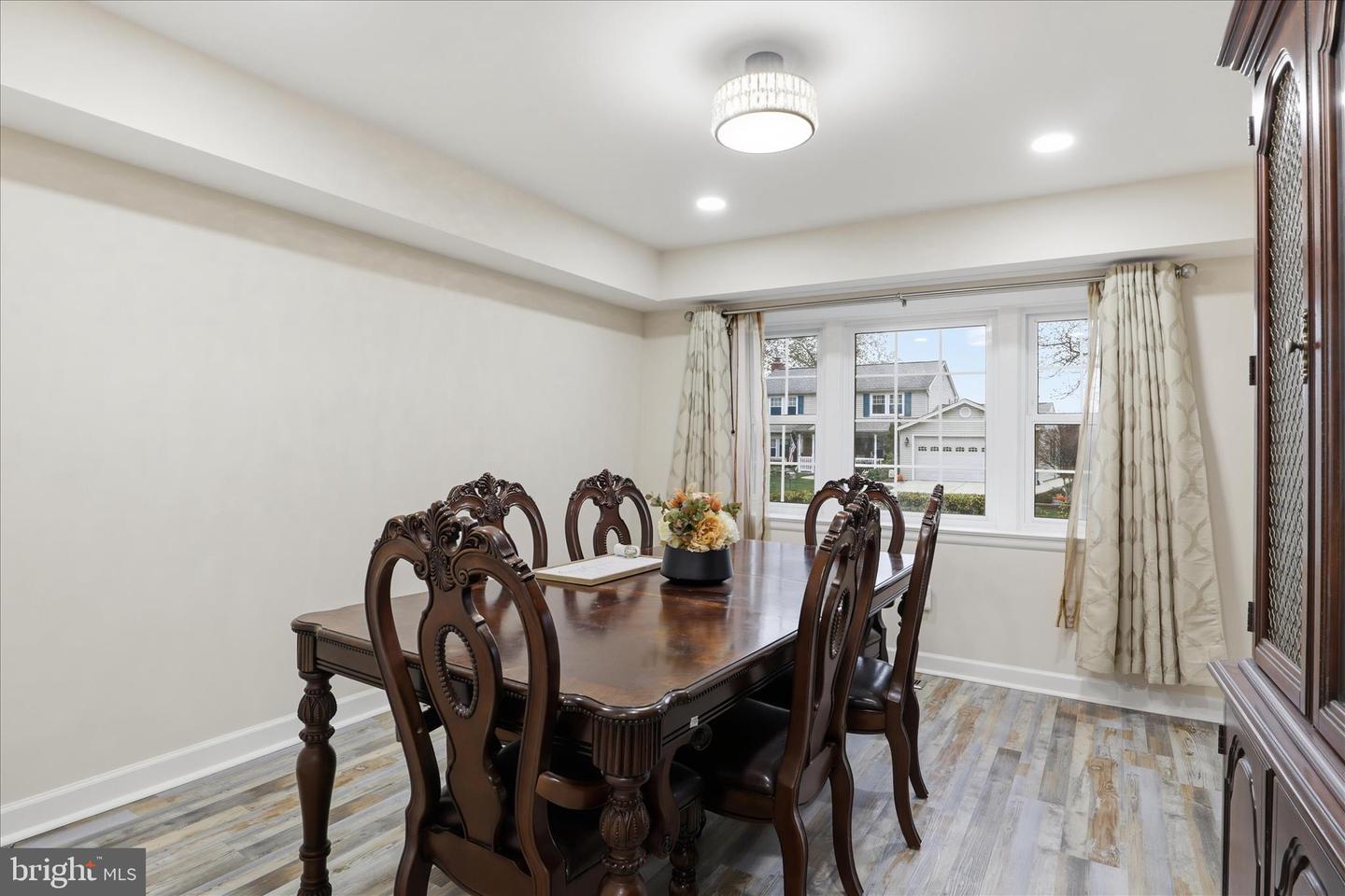 4403 MOYLAN LN, FAIRFAX, Virginia 22033, 4 Bedrooms Bedrooms, ,2 BathroomsBathrooms,Residential,For sale,4403 MOYLAN LN,VAFX2278316 MLS # VAFX2278316