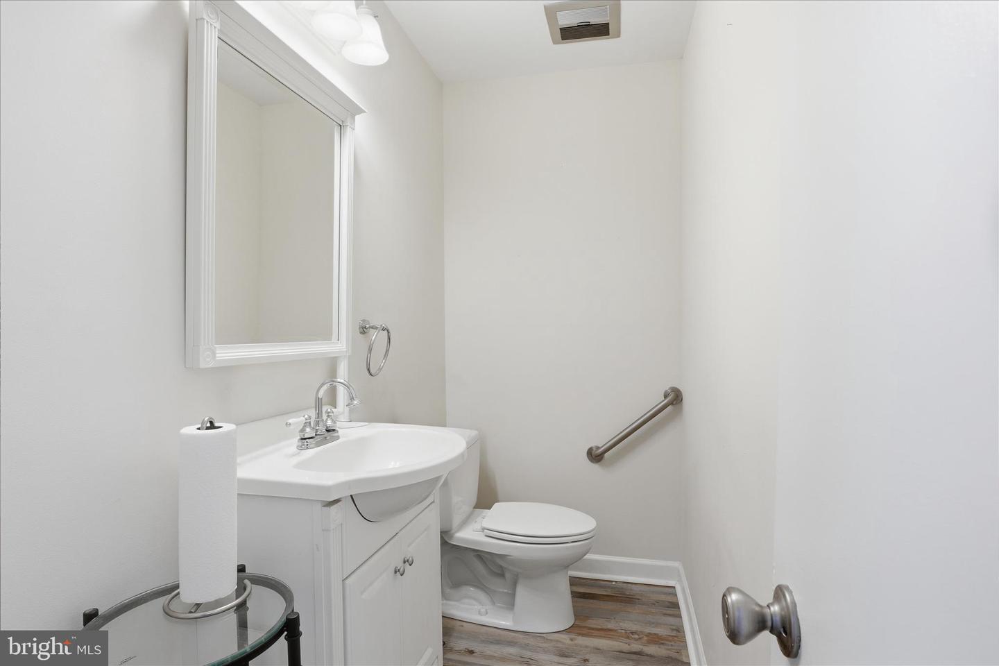 4403 MOYLAN LN, FAIRFAX, Virginia 22033, 4 Bedrooms Bedrooms, ,2 BathroomsBathrooms,Residential,For sale,4403 MOYLAN LN,VAFX2278316 MLS # VAFX2278316