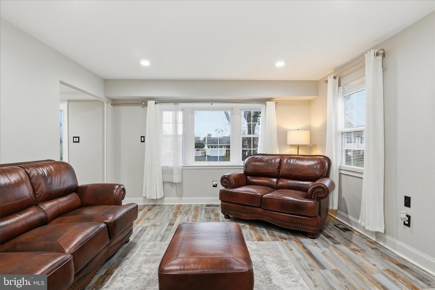 4403 MOYLAN LN, FAIRFAX, Virginia 22033, 4 Bedrooms Bedrooms, ,2 BathroomsBathrooms,Residential,For sale,4403 MOYLAN LN,VAFX2278316 MLS # VAFX2278316