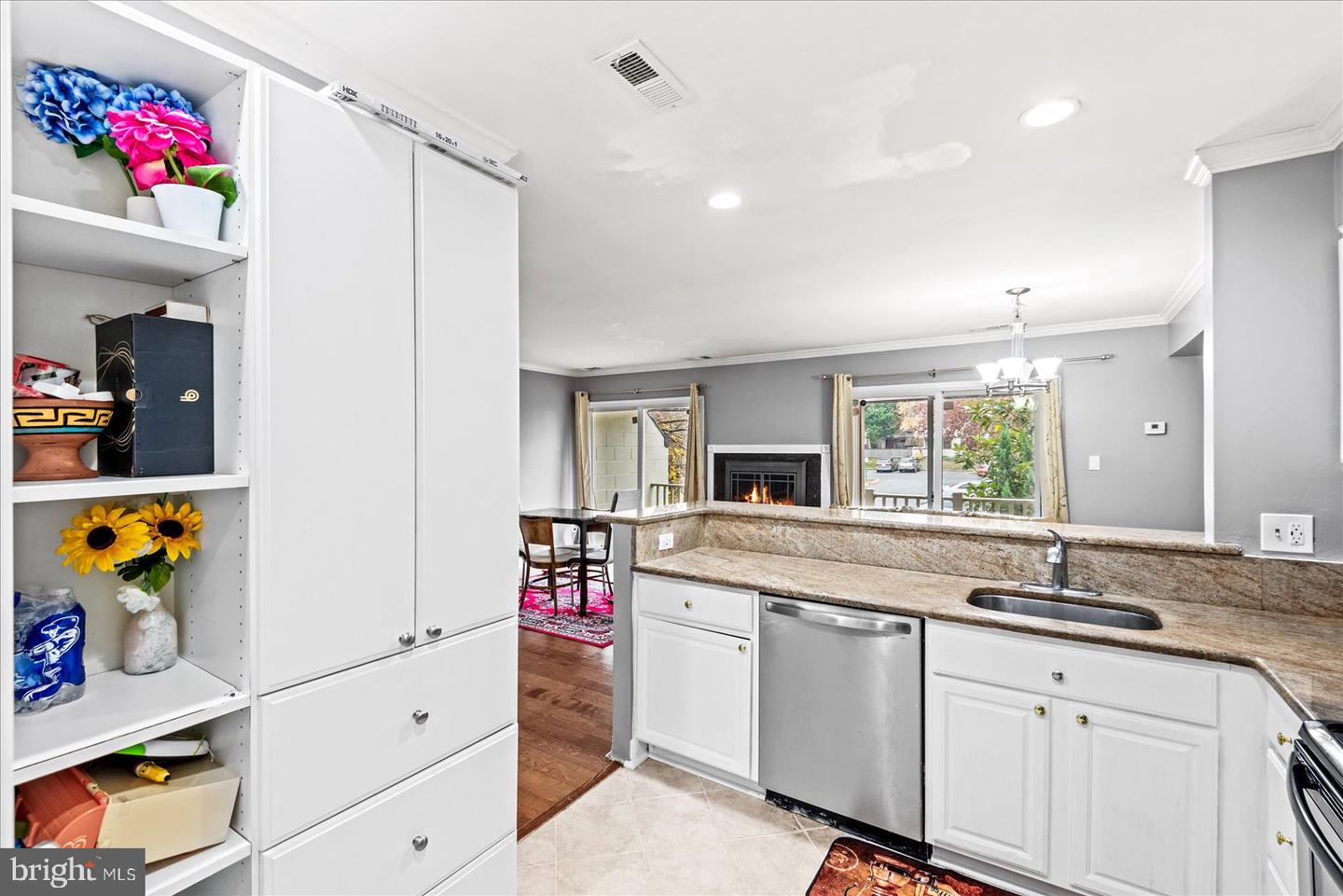 3916 WOODHUE PL #8, ALEXANDRIA, Virginia 22309, 2 Bedrooms Bedrooms, ,1 BathroomBathrooms,Residential,For sale,3916 WOODHUE PL #8,VAFX2279000 MLS # VAFX2279000 3916 WOODHUE PL #8, ALEXANDRIA, Virginia 22309, 2 Bedrooms Bedrooms, ,1 BathroomBathrooms,Residential,For sale,3916 WOODHUE PL #8,VAFX2279000 MLS # VAFX2279000