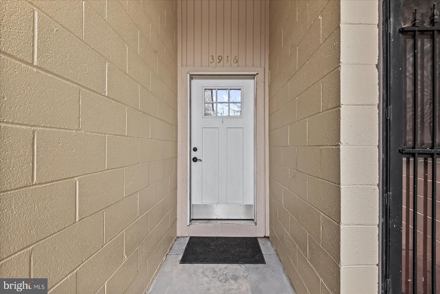 3916 WOODHUE PL #8, ALEXANDRIA, Virginia 22309, 2 Bedrooms Bedrooms, ,1 BathroomBathrooms,Residential,For sale,3916 WOODHUE PL #8,VAFX2279000 MLS # VAFX2279000 3916 WOODHUE PL #8, ALEXANDRIA, Virginia 22309, 2 Bedrooms Bedrooms, ,1 BathroomBathrooms,Residential,For sale,3916 WOODHUE PL #8,VAFX2279000 MLS # VAFX2279000