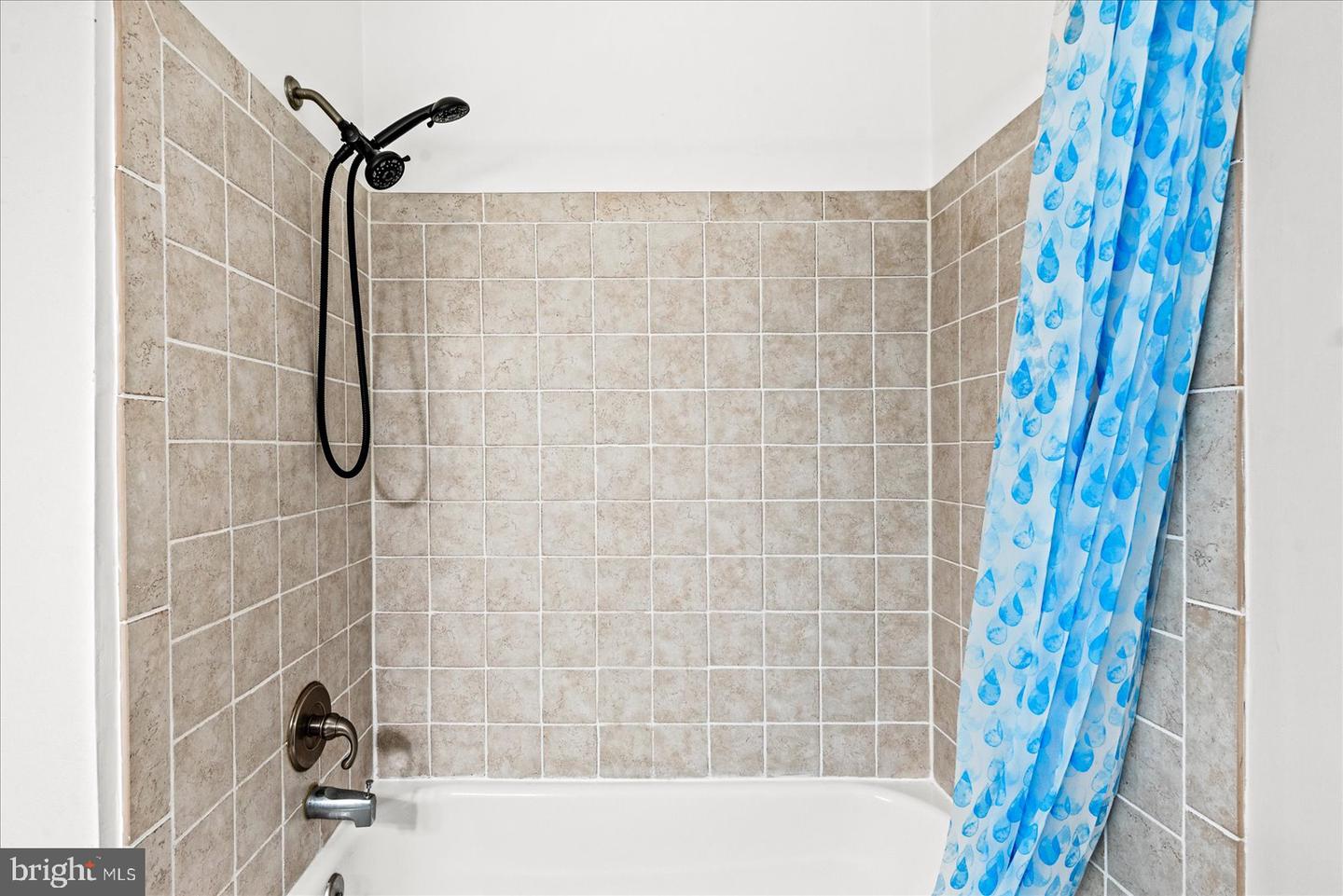 3916 WOODHUE PL #8, ALEXANDRIA, Virginia 22309, 2 Bedrooms Bedrooms, ,1 BathroomBathrooms,Residential,For sale,3916 WOODHUE PL #8,VAFX2279000 MLS # VAFX2279000 3916 WOODHUE PL #8, ALEXANDRIA, Virginia 22309, 2 Bedrooms Bedrooms, ,1 BathroomBathrooms,Residential,For sale,3916 WOODHUE PL #8,VAFX2279000 MLS # VAFX2279000