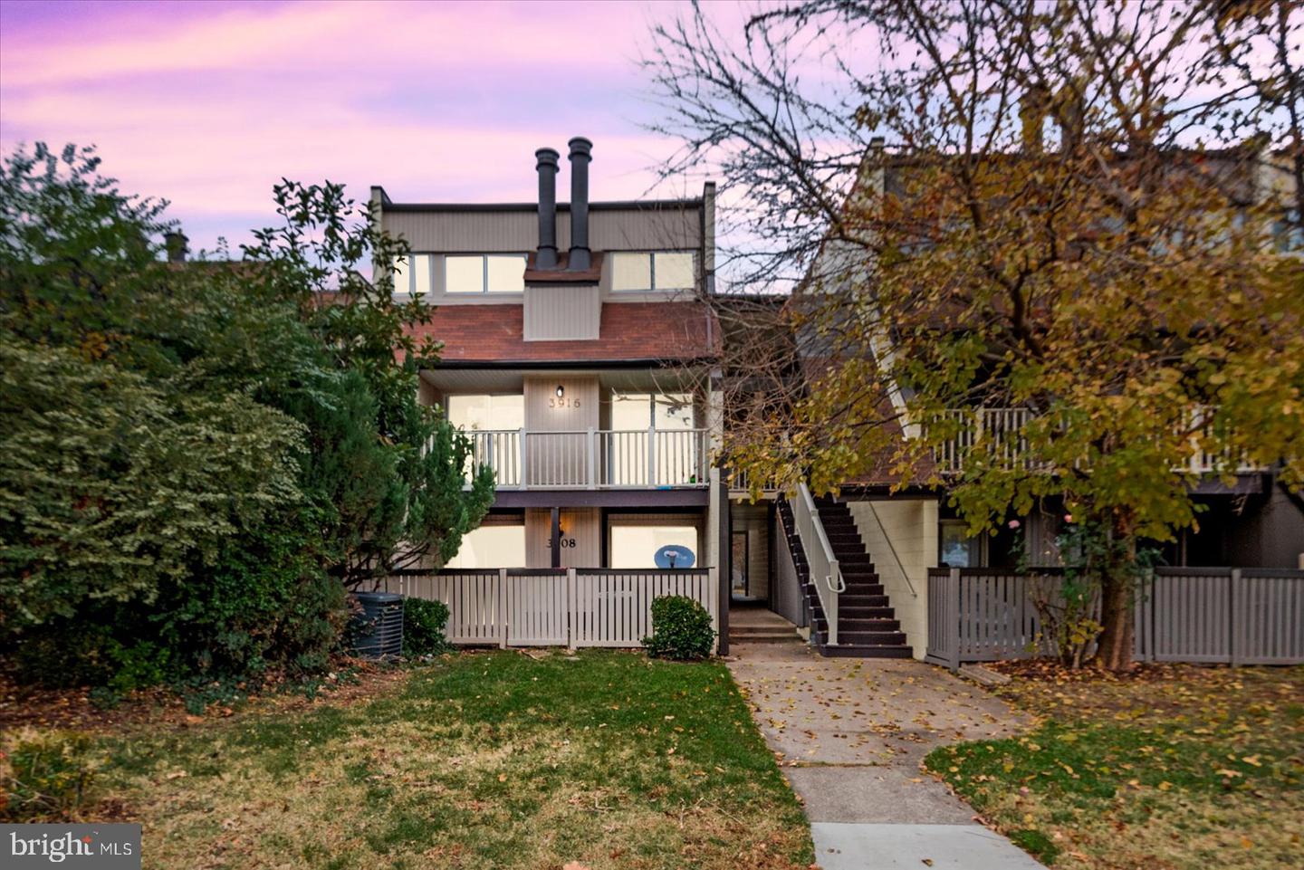 3916 WOODHUE PL #8, ALEXANDRIA, Virginia 22309, 2 Bedrooms Bedrooms, ,1 BathroomBathrooms,Residential,For sale,3916 WOODHUE PL #8,VAFX2279000 MLS # VAFX2279000 3916 WOODHUE PL #8, ALEXANDRIA, Virginia 22309, 2 Bedrooms Bedrooms, ,1 BathroomBathrooms,Residential,For sale,3916 WOODHUE PL #8,VAFX2279000 MLS # VAFX2279000