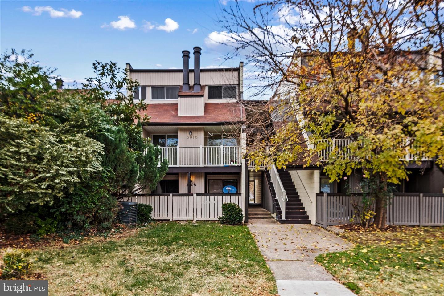 3916 WOODHUE PL #8, ALEXANDRIA, Virginia 22309, 2 Bedrooms Bedrooms, ,1 BathroomBathrooms,Residential,For sale,3916 WOODHUE PL #8,VAFX2279000 MLS # VAFX2279000 3916 WOODHUE PL #8, ALEXANDRIA, Virginia 22309, 2 Bedrooms Bedrooms, ,1 BathroomBathrooms,Residential,For sale,3916 WOODHUE PL #8,VAFX2279000 MLS # VAFX2279000