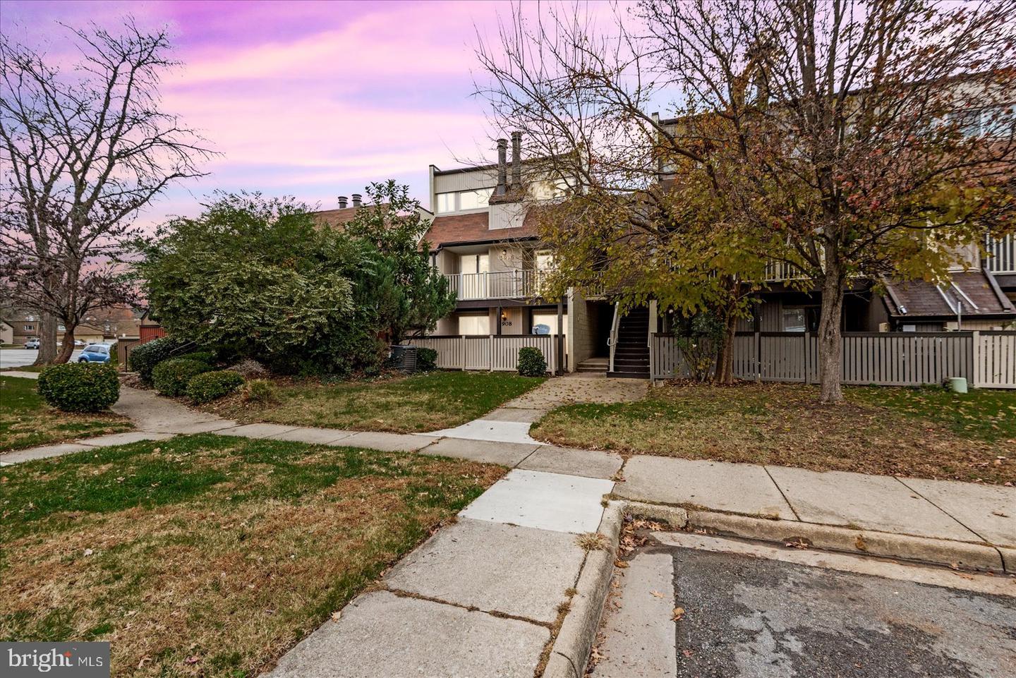 3916 WOODHUE PL #8, ALEXANDRIA, Virginia 22309, 2 Bedrooms Bedrooms, ,1 BathroomBathrooms,Residential,For sale,3916 WOODHUE PL #8,VAFX2279000 MLS # VAFX2279000 3916 WOODHUE PL #8, ALEXANDRIA, Virginia 22309, 2 Bedrooms Bedrooms, ,1 BathroomBathrooms,Residential,For sale,3916 WOODHUE PL #8,VAFX2279000 MLS # VAFX2279000