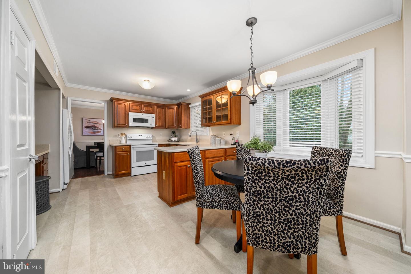 5254 QUEENS WOOD DR, BURKE, Virginia 22015, 3 Bedrooms Bedrooms, ,2 BathroomsBathrooms,Residential,For sale,5254 QUEENS WOOD DR,VAFX2279076 MLS # VAFX2279076 5254 QUEENS WOOD DR, BURKE, Virginia 22015, 3 Bedrooms Bedrooms, ,2 BathroomsBathrooms,Residential,For sale,5254 QUEENS WOOD DR,VAFX2279076 MLS # VAFX2279076