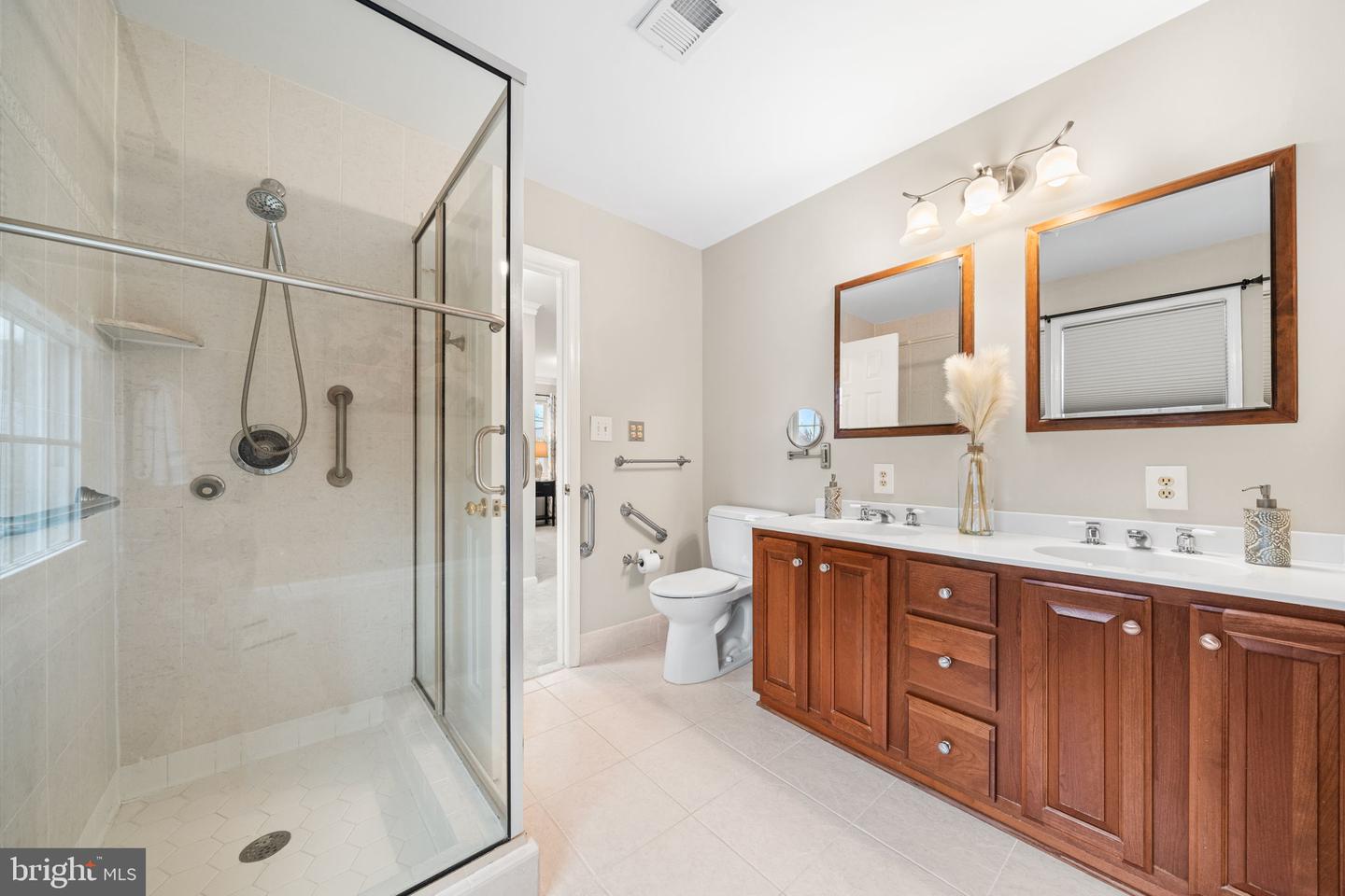 5254 QUEENS WOOD DR, BURKE, Virginia 22015, 3 Bedrooms Bedrooms, ,2 BathroomsBathrooms,Residential,For sale,5254 QUEENS WOOD DR,VAFX2279076 MLS # VAFX2279076 5254 QUEENS WOOD DR, BURKE, Virginia 22015, 3 Bedrooms Bedrooms, ,2 BathroomsBathrooms,Residential,For sale,5254 QUEENS WOOD DR,VAFX2279076 MLS # VAFX2279076