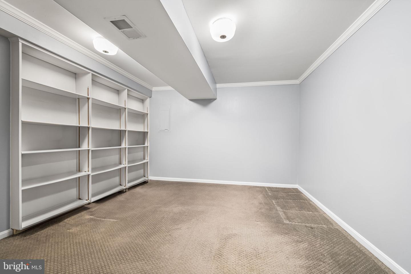 5254 QUEENS WOOD DR, BURKE, Virginia 22015, 3 Bedrooms Bedrooms, ,2 BathroomsBathrooms,Residential,For sale,5254 QUEENS WOOD DR,VAFX2279076 MLS # VAFX2279076 5254 QUEENS WOOD DR, BURKE, Virginia 22015, 3 Bedrooms Bedrooms, ,2 BathroomsBathrooms,Residential,For sale,5254 QUEENS WOOD DR,VAFX2279076 MLS # VAFX2279076