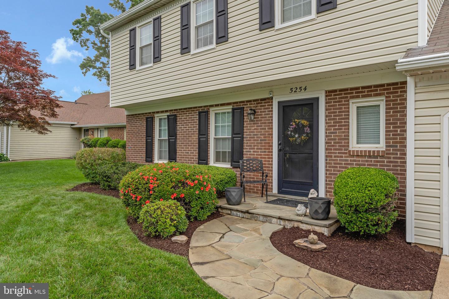 5254 QUEENS WOOD DR, BURKE, Virginia 22015, 3 Bedrooms Bedrooms, ,2 BathroomsBathrooms,Residential,For sale,5254 QUEENS WOOD DR,VAFX2279076 MLS # VAFX2279076 5254 QUEENS WOOD DR, BURKE, Virginia 22015, 3 Bedrooms Bedrooms, ,2 BathroomsBathrooms,Residential,For sale,5254 QUEENS WOOD DR,VAFX2279076 MLS # VAFX2279076