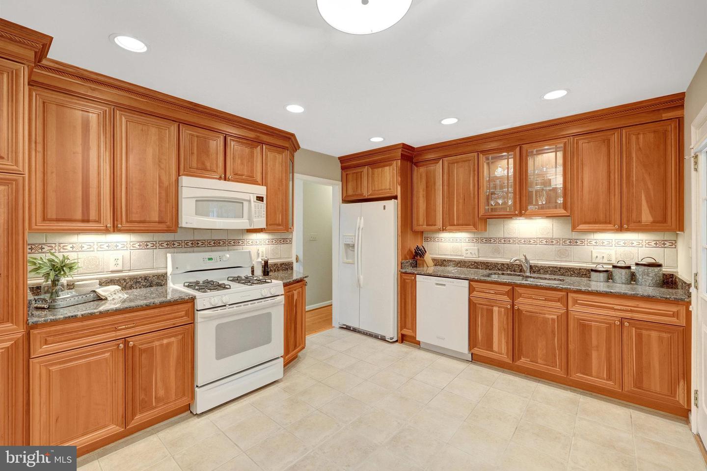 9527 CENTER ST, VIENNA, Virginia 22181, 4 Bedrooms Bedrooms, ,2 BathroomsBathrooms,Residential,For sale,9527 CENTER ST,VAFX2279092 MLS # VAFX2279092