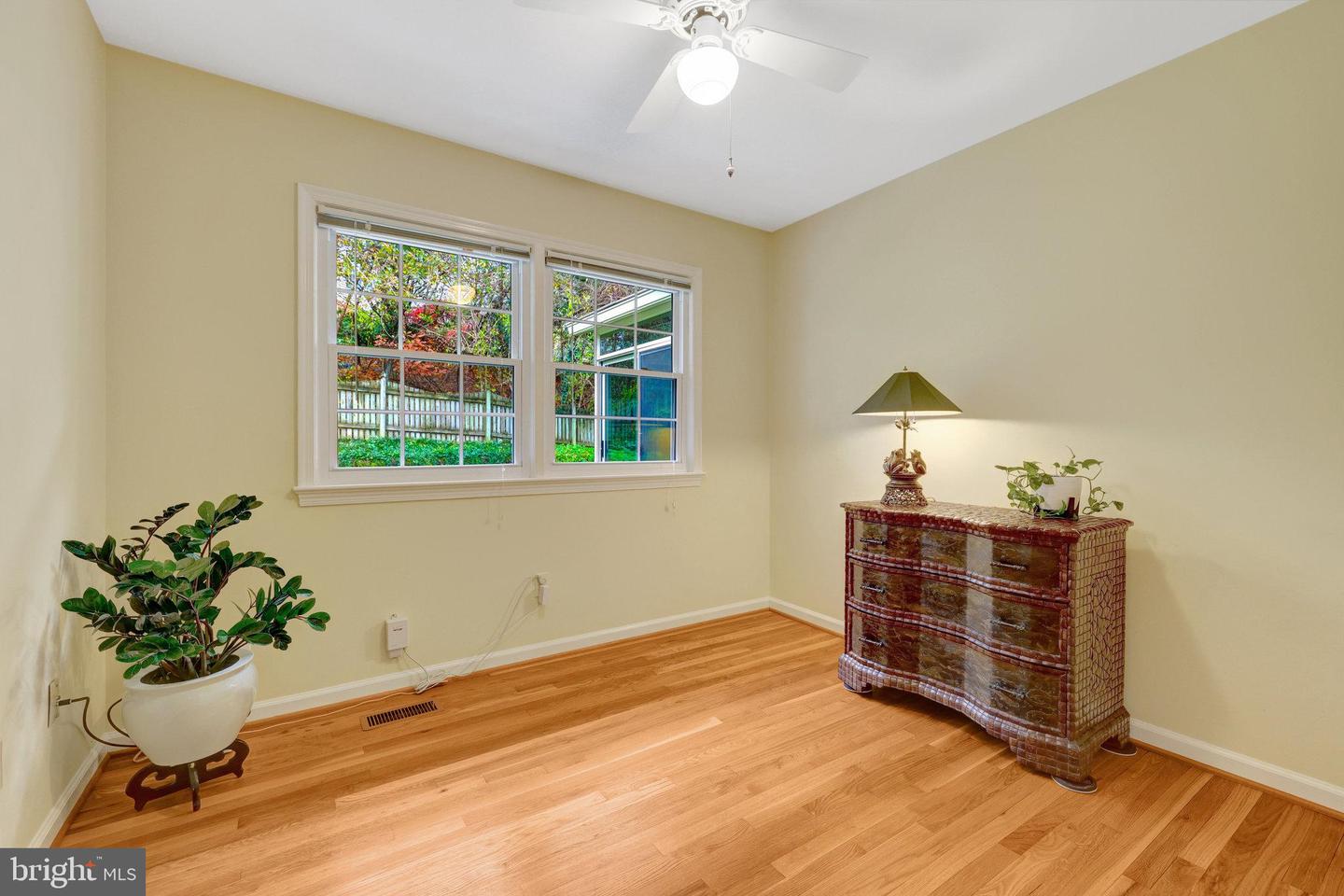 9527 CENTER ST, VIENNA, Virginia 22181, 4 Bedrooms Bedrooms, ,2 BathroomsBathrooms,Residential,For sale,9527 CENTER ST,VAFX2279092 MLS # VAFX2279092