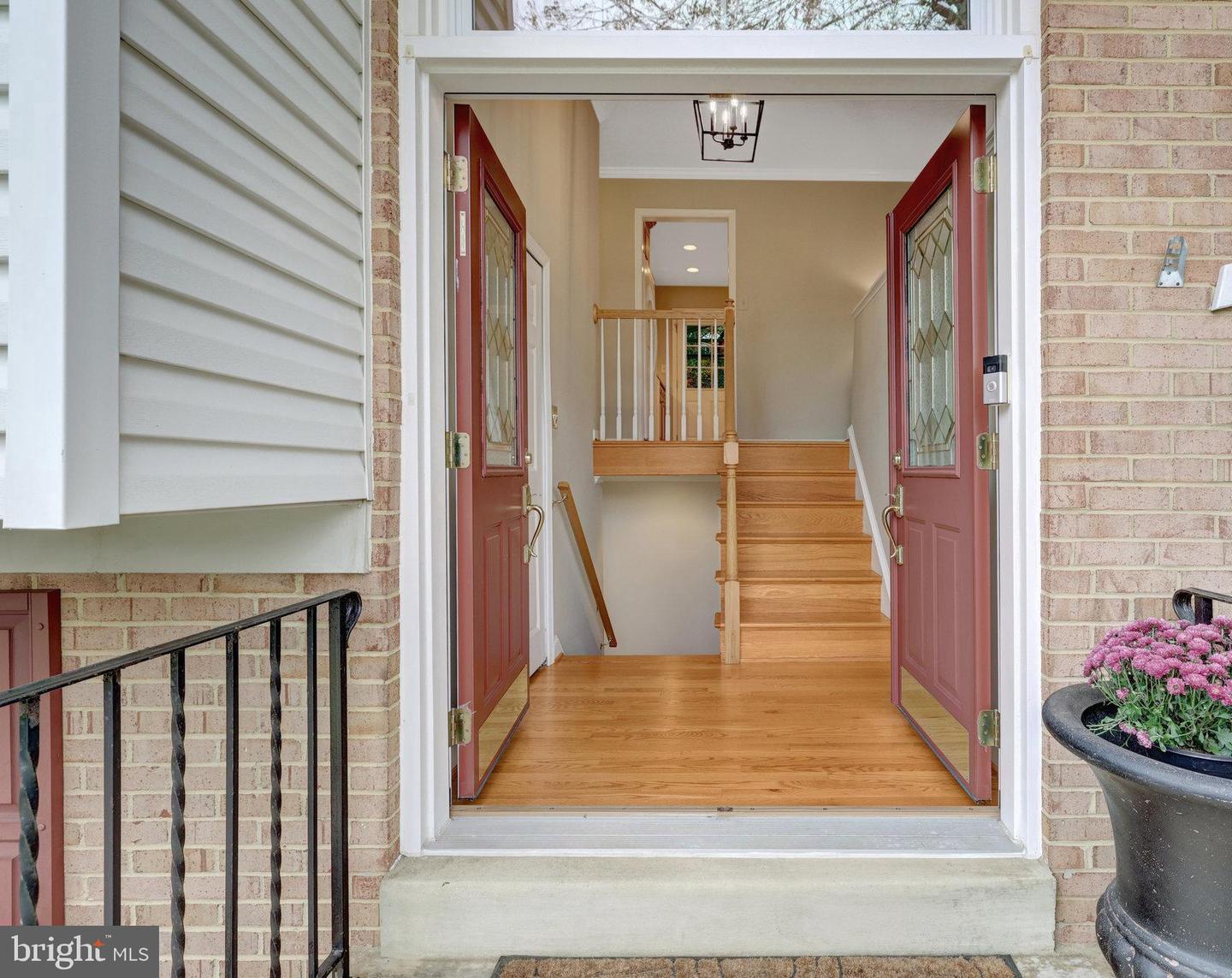 9527 CENTER ST, VIENNA, Virginia 22181, 4 Bedrooms Bedrooms, ,2 BathroomsBathrooms,Residential,For sale,9527 CENTER ST,VAFX2279092 MLS # VAFX2279092