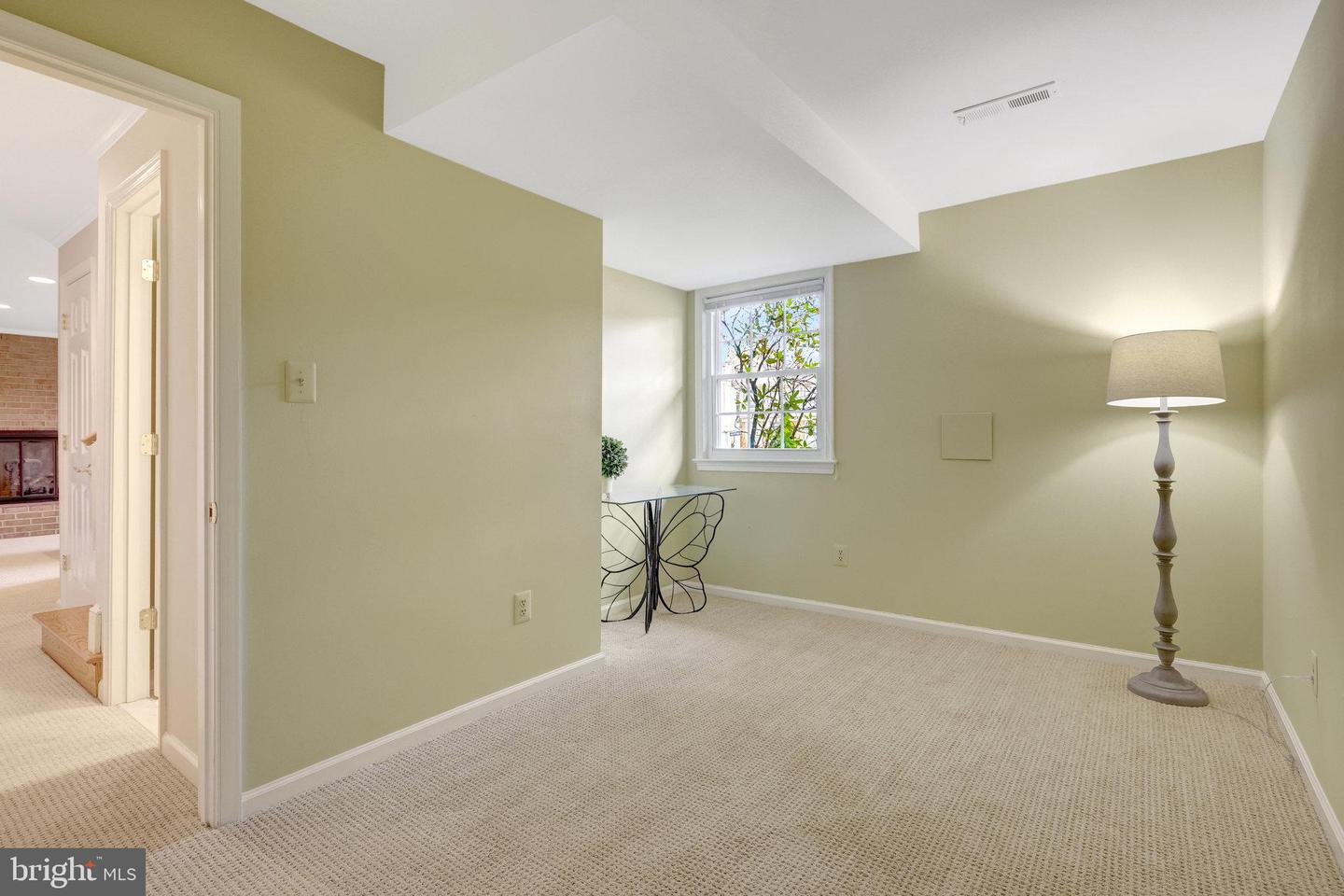 9527 CENTER ST, VIENNA, Virginia 22181, 4 Bedrooms Bedrooms, ,2 BathroomsBathrooms,Residential,For sale,9527 CENTER ST,VAFX2279092 MLS # VAFX2279092