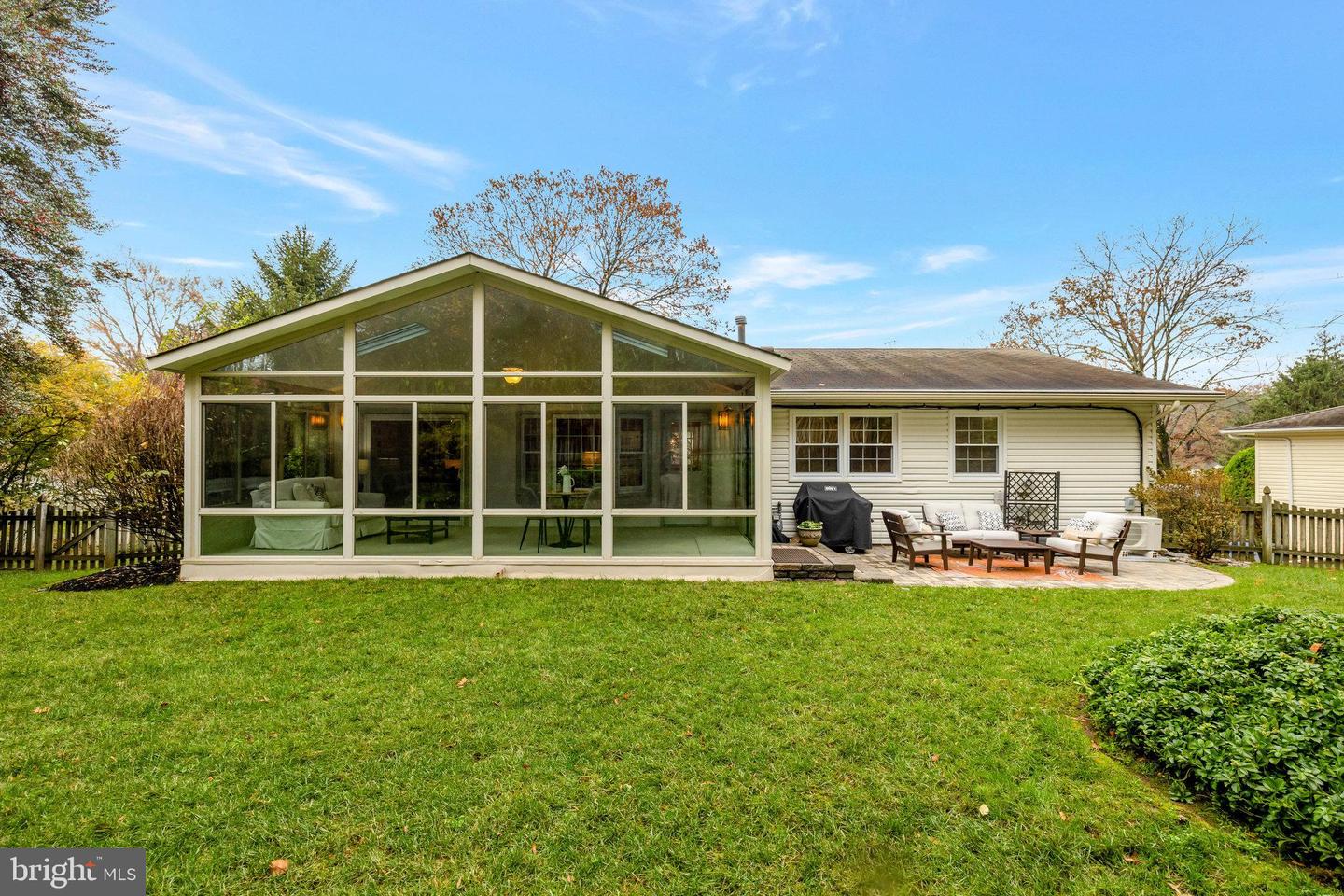 9527 CENTER ST, VIENNA, Virginia 22181, 4 Bedrooms Bedrooms, ,2 BathroomsBathrooms,Residential,For sale,9527 CENTER ST,VAFX2279092 MLS # VAFX2279092