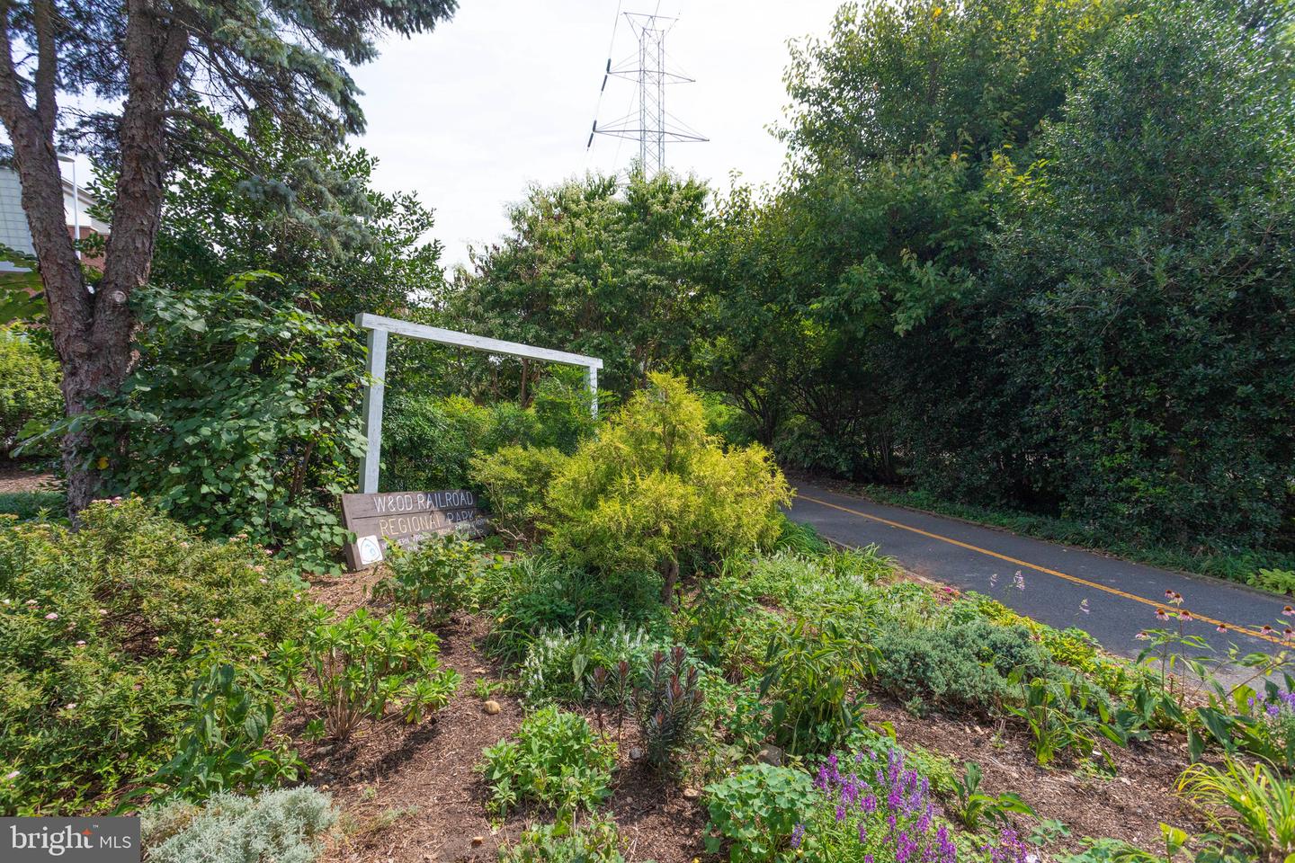 9527 CENTER ST, VIENNA, Virginia 22181, 4 Bedrooms Bedrooms, ,2 BathroomsBathrooms,Residential,For sale,9527 CENTER ST,VAFX2279092 MLS # VAFX2279092