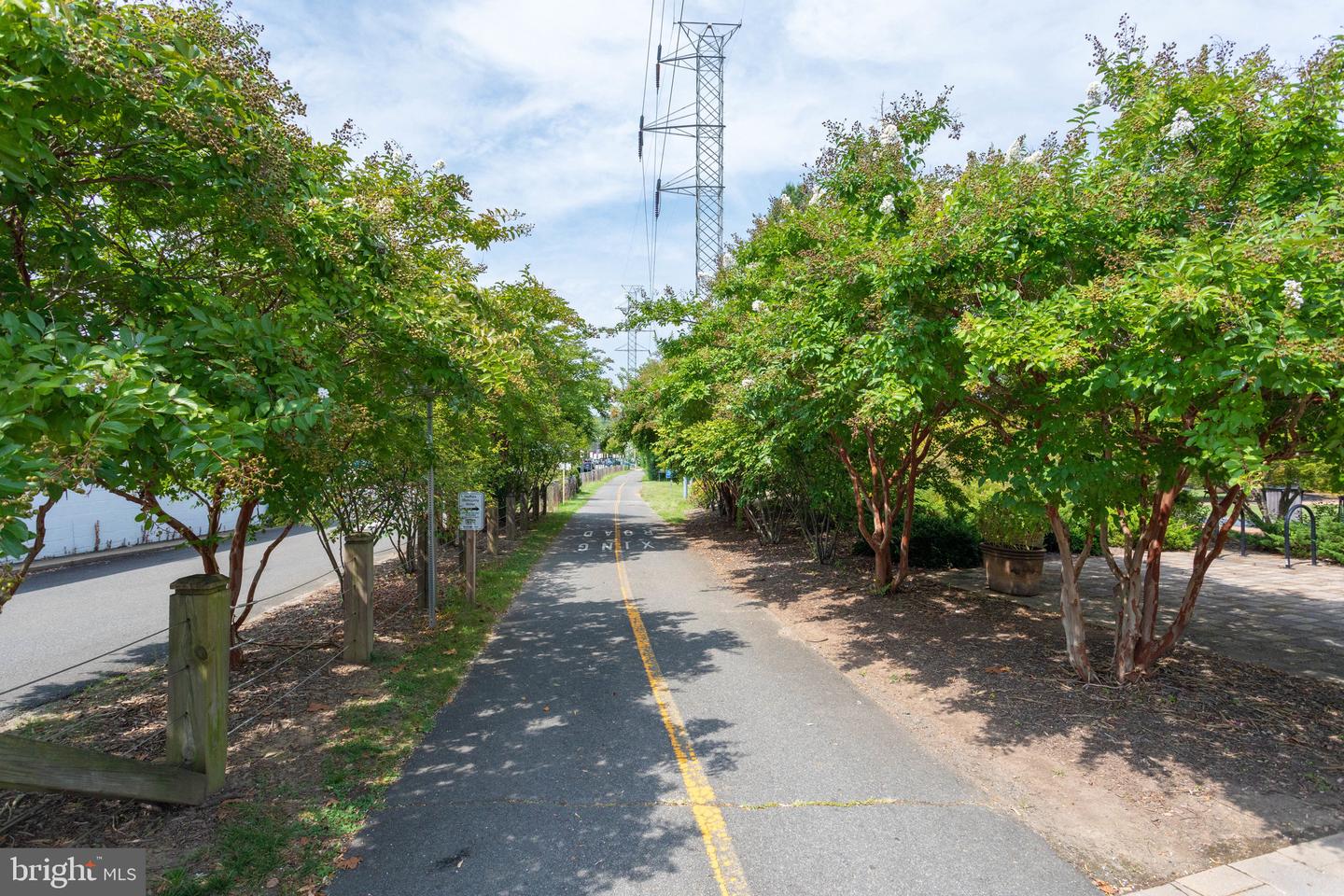 9527 CENTER ST, VIENNA, Virginia 22181, 4 Bedrooms Bedrooms, ,2 BathroomsBathrooms,Residential,For sale,9527 CENTER ST,VAFX2279092 MLS # VAFX2279092