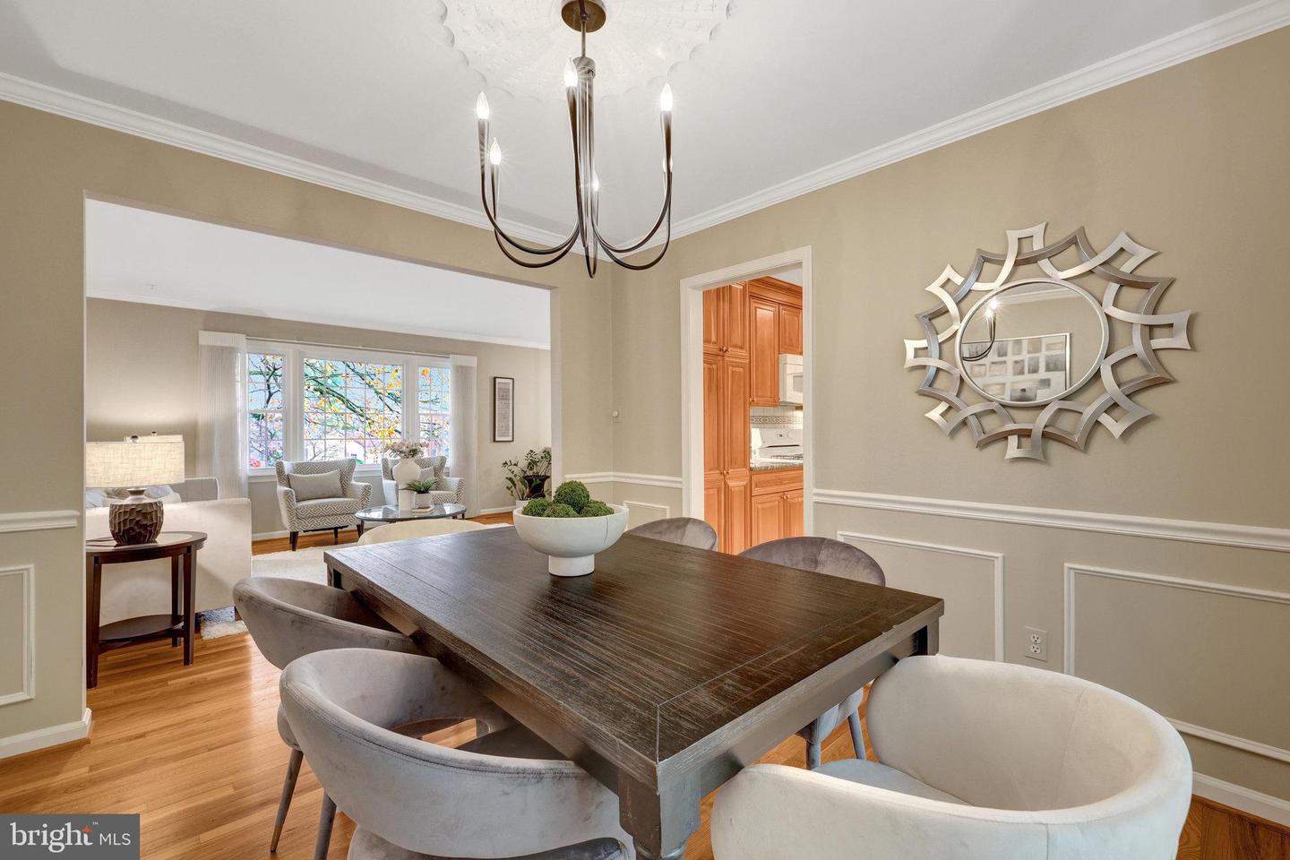 9527 CENTER ST, VIENNA, Virginia 22181, 4 Bedrooms Bedrooms, ,2 BathroomsBathrooms,Residential,For sale,9527 CENTER ST,VAFX2279092 MLS # VAFX2279092