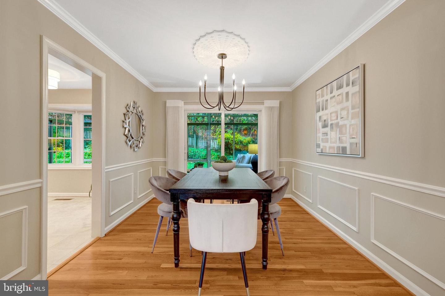 9527 CENTER ST, VIENNA, Virginia 22181, 4 Bedrooms Bedrooms, ,2 BathroomsBathrooms,Residential,For sale,9527 CENTER ST,VAFX2279092 MLS # VAFX2279092