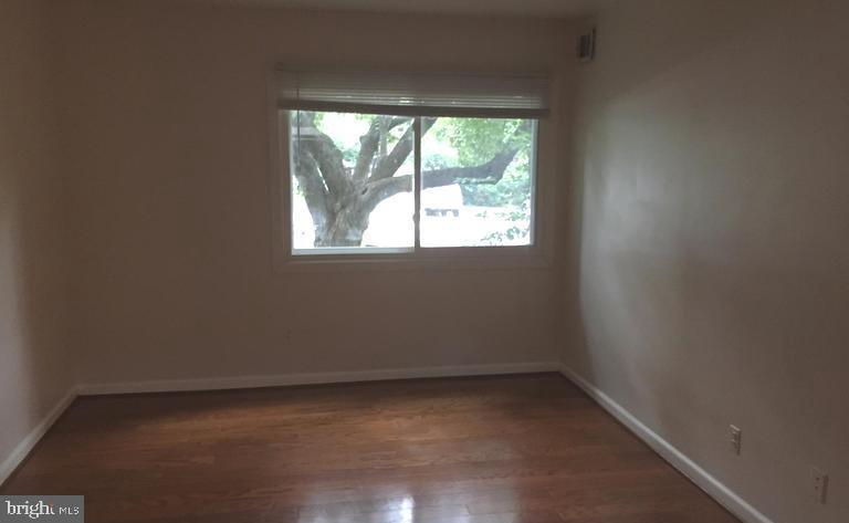 2909 CHARING CROSS RD #6, FALLS CHURCH, Virginia 22042, 1 Bedroom Bedrooms, ,1 BathroomBathrooms,Residential,For sale,2909 CHARING CROSS RD #6,VAFX2278700 MLS # VAFX2278700 2909 CHARING CROSS RD #6, FALLS CHURCH, Virginia 22042, 1 Bedroom Bedrooms, ,1 BathroomBathrooms,Residential,For sale,2909 CHARING CROSS RD #6,VAFX2278700 MLS # VAFX2278700