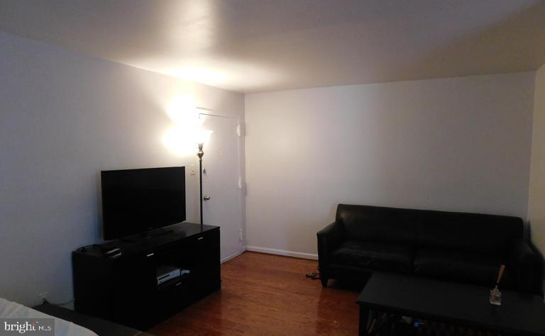 2909 CHARING CROSS RD #6, FALLS CHURCH, Virginia 22042, 1 Bedroom Bedrooms, ,1 BathroomBathrooms,Residential,For sale,2909 CHARING CROSS RD #6,VAFX2278700 MLS # VAFX2278700 2909 CHARING CROSS RD #6, FALLS CHURCH, Virginia 22042, 1 Bedroom Bedrooms, ,1 BathroomBathrooms,Residential,For sale,2909 CHARING CROSS RD #6,VAFX2278700 MLS # VAFX2278700