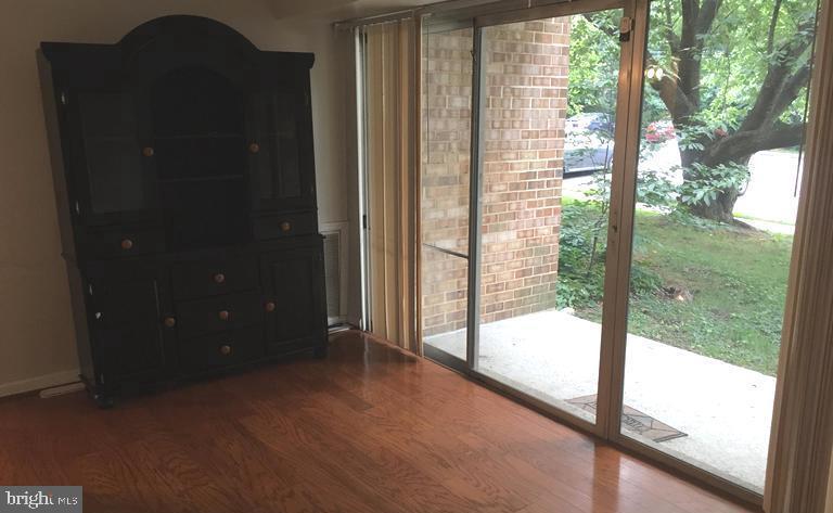 2909 CHARING CROSS RD #6, FALLS CHURCH, Virginia 22042, 1 Bedroom Bedrooms, ,1 BathroomBathrooms,Residential,For sale,2909 CHARING CROSS RD #6,VAFX2278700 MLS # VAFX2278700 2909 CHARING CROSS RD #6, FALLS CHURCH, Virginia 22042, 1 Bedroom Bedrooms, ,1 BathroomBathrooms,Residential,For sale,2909 CHARING CROSS RD #6,VAFX2278700 MLS # VAFX2278700