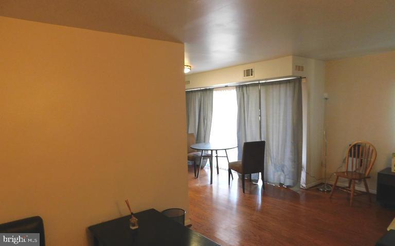 2909 CHARING CROSS RD #6, FALLS CHURCH, Virginia 22042, 1 Bedroom Bedrooms, ,1 BathroomBathrooms,Residential,For sale,2909 CHARING CROSS RD #6,VAFX2278700 MLS # VAFX2278700 2909 CHARING CROSS RD #6, FALLS CHURCH, Virginia 22042, 1 Bedroom Bedrooms, ,1 BathroomBathrooms,Residential,For sale,2909 CHARING CROSS RD #6,VAFX2278700 MLS # VAFX2278700