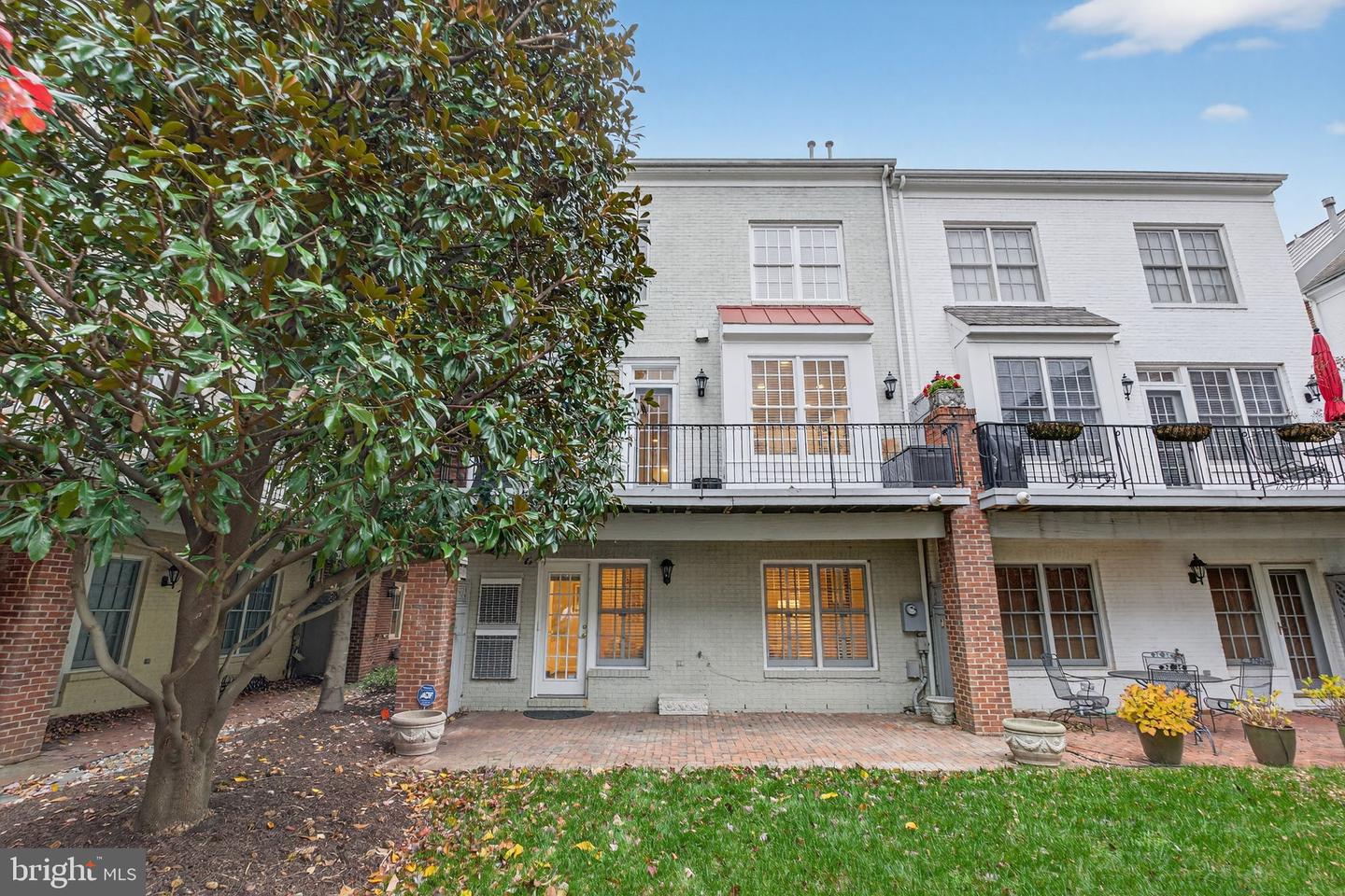 16 WHARF ST, ALEXANDRIA, Virginia 22314, 3 Bedrooms Bedrooms, ,3 BathroomsBathrooms,Residential,For sale,16 WHARF ST,VAAX2051832 MLS # VAAX2051832 16 WHARF ST, ALEXANDRIA, Virginia 22314, 3 Bedrooms Bedrooms, ,3 BathroomsBathrooms,Residential,For sale,16 WHARF ST,VAAX2051832 MLS # VAAX2051832