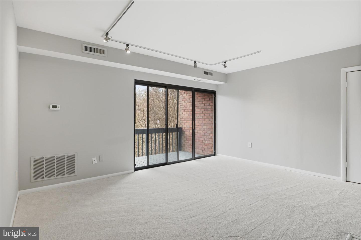 10721 WEST DR #302, FAIRFAX, Virginia 22030, 1 Bedroom Bedrooms, ,1 BathroomBathrooms,Residential,For sale,10721 WEST DR #302,VAFC2007500 MLS # VAFC2007500 10721 WEST DR #302, FAIRFAX, Virginia 22030, 1 Bedroom Bedrooms, ,1 BathroomBathrooms,Residential,For sale,10721 WEST DR #302,VAFC2007500 MLS # VAFC2007500