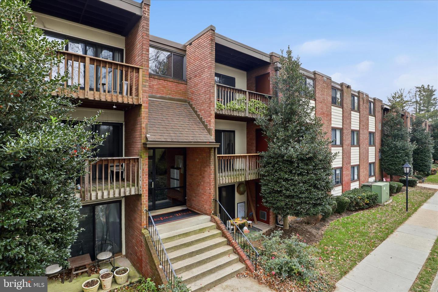 10721 WEST DR #302, FAIRFAX, Virginia 22030, 1 Bedroom Bedrooms, ,1 BathroomBathrooms,Residential,For sale,10721 WEST DR #302,VAFC2007500 MLS # VAFC2007500 10721 WEST DR #302, FAIRFAX, Virginia 22030, 1 Bedroom Bedrooms, ,1 BathroomBathrooms,Residential,For sale,10721 WEST DR #302,VAFC2007500 MLS # VAFC2007500