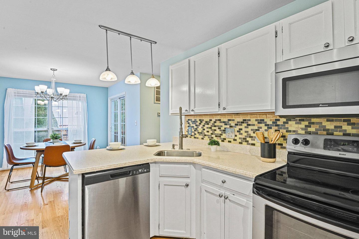 6167 STONEPATH CIR, CENTREVILLE, Virginia 20120, 3 Bedrooms Bedrooms, ,3 BathroomsBathrooms,Residential,For sale,6167 STONEPATH CIR,VAFX2279310 MLS # VAFX2279310