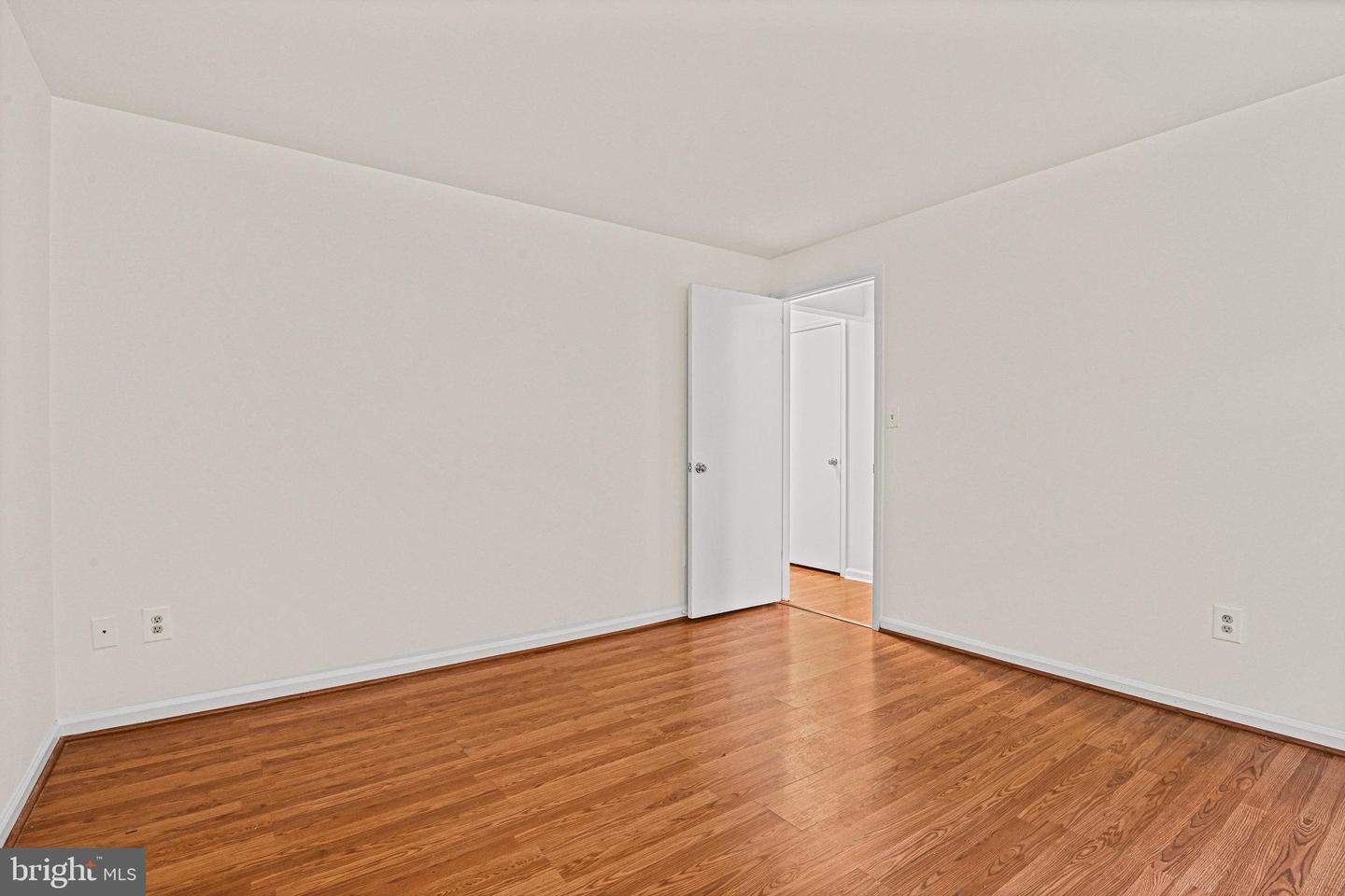 6167 STONEPATH CIR, CENTREVILLE, Virginia 20120, 3 Bedrooms Bedrooms, ,3 BathroomsBathrooms,Residential,For sale,6167 STONEPATH CIR,VAFX2279310 MLS # VAFX2279310