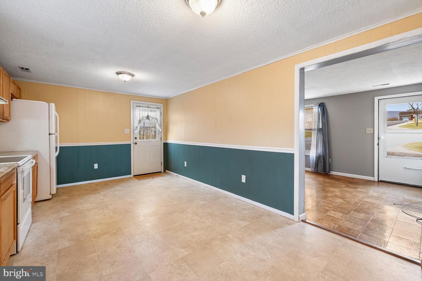 100 ORCHARD ST, EDINBURG, Virginia 22824, 3 Bedrooms Bedrooms, ,1 BathroomBathrooms,Residential,For sale,100 ORCHARD ST,VASH2013012 MLS # VASH2013012