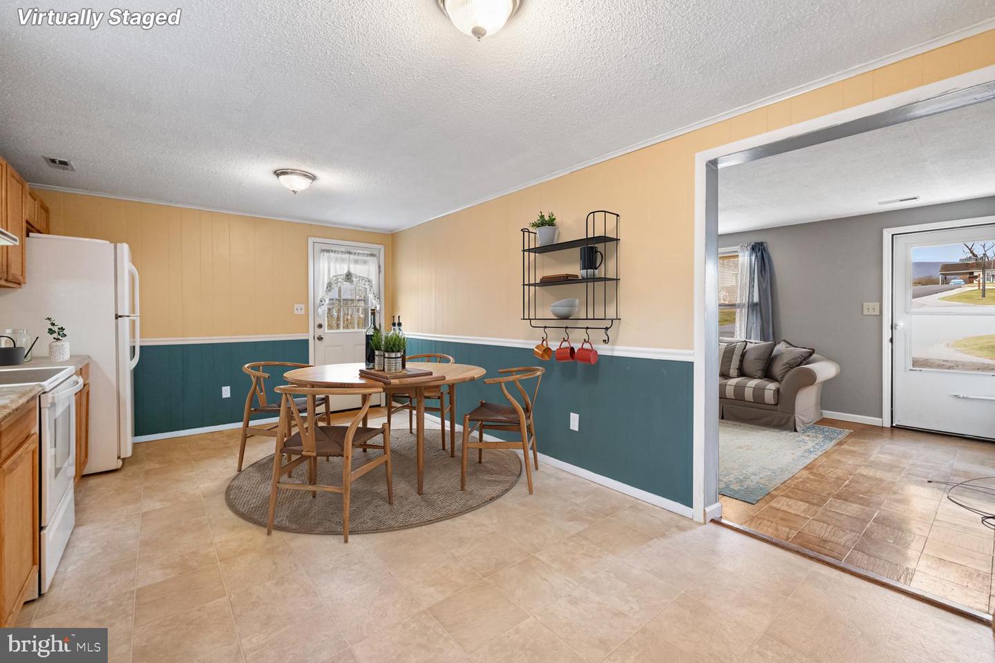 100 ORCHARD ST, EDINBURG, Virginia 22824, 3 Bedrooms Bedrooms, ,1 BathroomBathrooms,Residential,For sale,100 ORCHARD ST,VASH2013012 MLS # VASH2013012