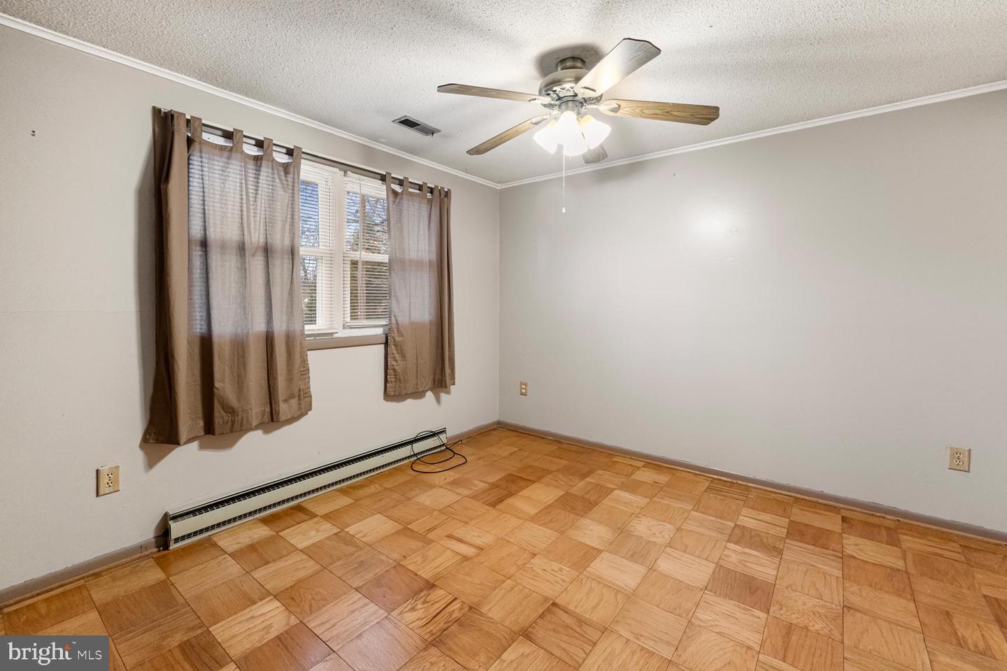 100 ORCHARD ST, EDINBURG, Virginia 22824, 3 Bedrooms Bedrooms, ,1 BathroomBathrooms,Residential,For sale,100 ORCHARD ST,VASH2013012 MLS # VASH2013012