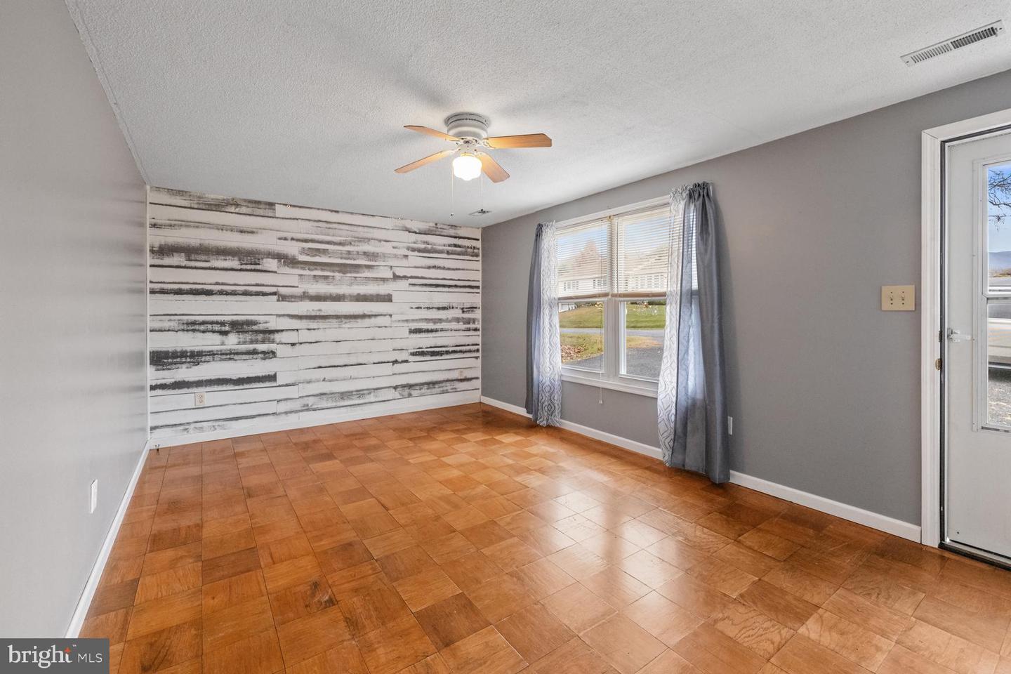 100 ORCHARD ST, EDINBURG, Virginia 22824, 3 Bedrooms Bedrooms, ,1 BathroomBathrooms,Residential,For sale,100 ORCHARD ST,VASH2013012 MLS # VASH2013012