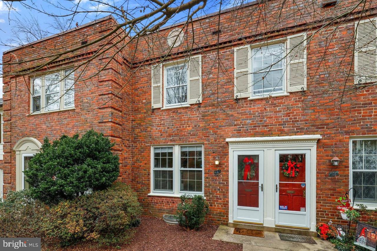 1400 S BARTON ST #425, ARLINGTON, Virginia 22204, 1 Bedroom Bedrooms, ,1 BathroomBathrooms,Residential,For sale,1400 S BARTON ST #425,VAAR2066084 MLS # VAAR2066084 1400 S BARTON ST #425, ARLINGTON, Virginia 22204, 1 Bedroom Bedrooms, ,1 BathroomBathrooms,Residential,For sale,1400 S BARTON ST #425,VAAR2066084 MLS # VAAR2066084