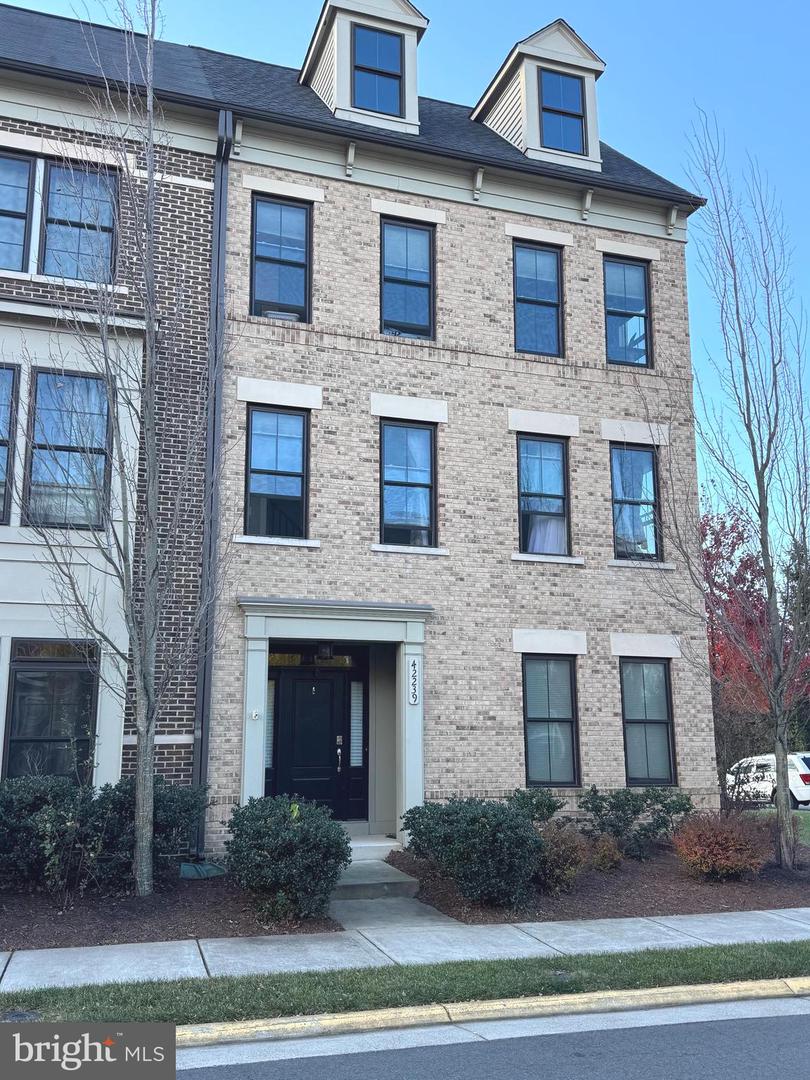 42239 RIGGINS RIDGE TER, BRAMBLETON, Virginia 20148, 4 Bedrooms Bedrooms, ,3 BathroomsBathrooms,Residential,For sale,42239 RIGGINS RIDGE TER,VALO2111226 MLS # VALO2111226 42239 RIGGINS RIDGE TER, BRAMBLETON, Virginia 20148, 4 Bedrooms Bedrooms, ,3 BathroomsBathrooms,Residential,For sale,42239 RIGGINS RIDGE TER,VALO2111226 MLS # VALO2111226