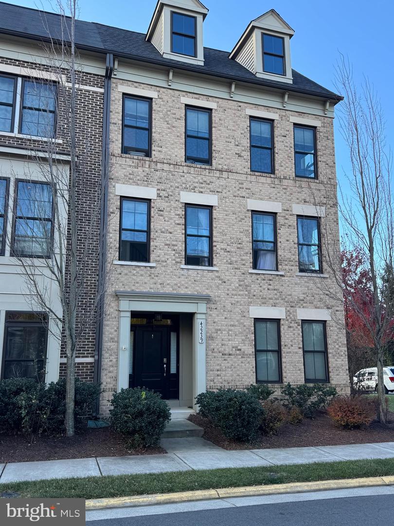 42239 RIGGINS RIDGE TER, BRAMBLETON, Virginia 20148, 4 Bedrooms Bedrooms, ,3 BathroomsBathrooms,Residential,For sale,42239 RIGGINS RIDGE TER,VALO2111226 MLS # VALO2111226 42239 RIGGINS RIDGE TER, BRAMBLETON, Virginia 20148, 4 Bedrooms Bedrooms, ,3 BathroomsBathrooms,Residential,For sale,42239 RIGGINS RIDGE TER,VALO2111226 MLS # VALO2111226