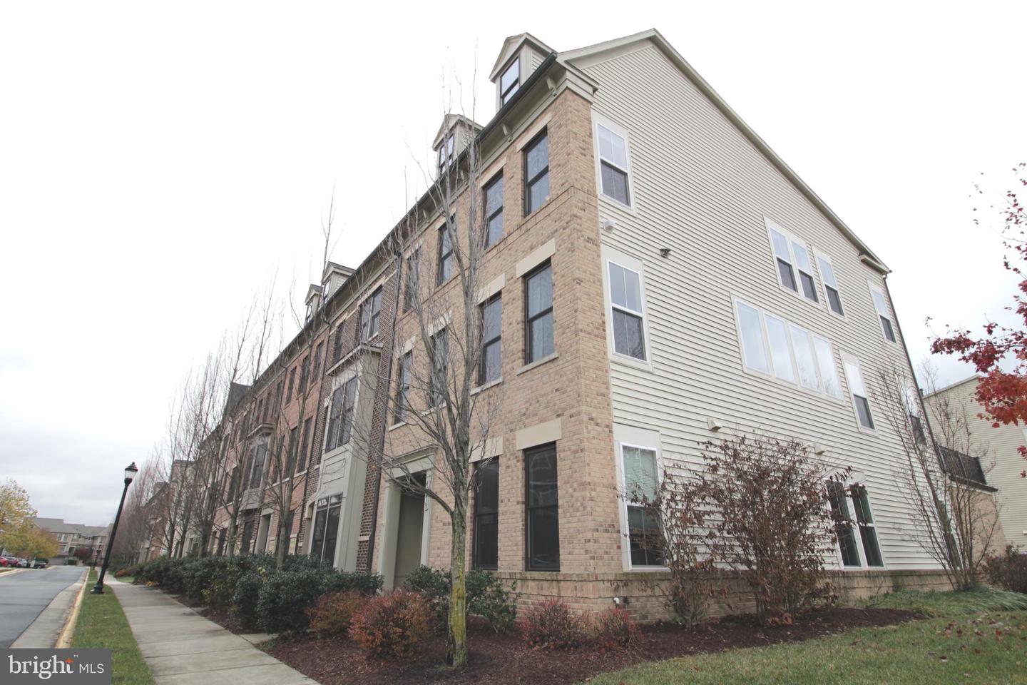 42239 RIGGINS RIDGE TER, BRAMBLETON, Virginia 20148, 4 Bedrooms Bedrooms, ,3 BathroomsBathrooms,Residential,For sale,42239 RIGGINS RIDGE TER,VALO2111226 MLS # VALO2111226 42239 RIGGINS RIDGE TER, BRAMBLETON, Virginia 20148, 4 Bedrooms Bedrooms, ,3 BathroomsBathrooms,Residential,For sale,42239 RIGGINS RIDGE TER,VALO2111226 MLS # VALO2111226